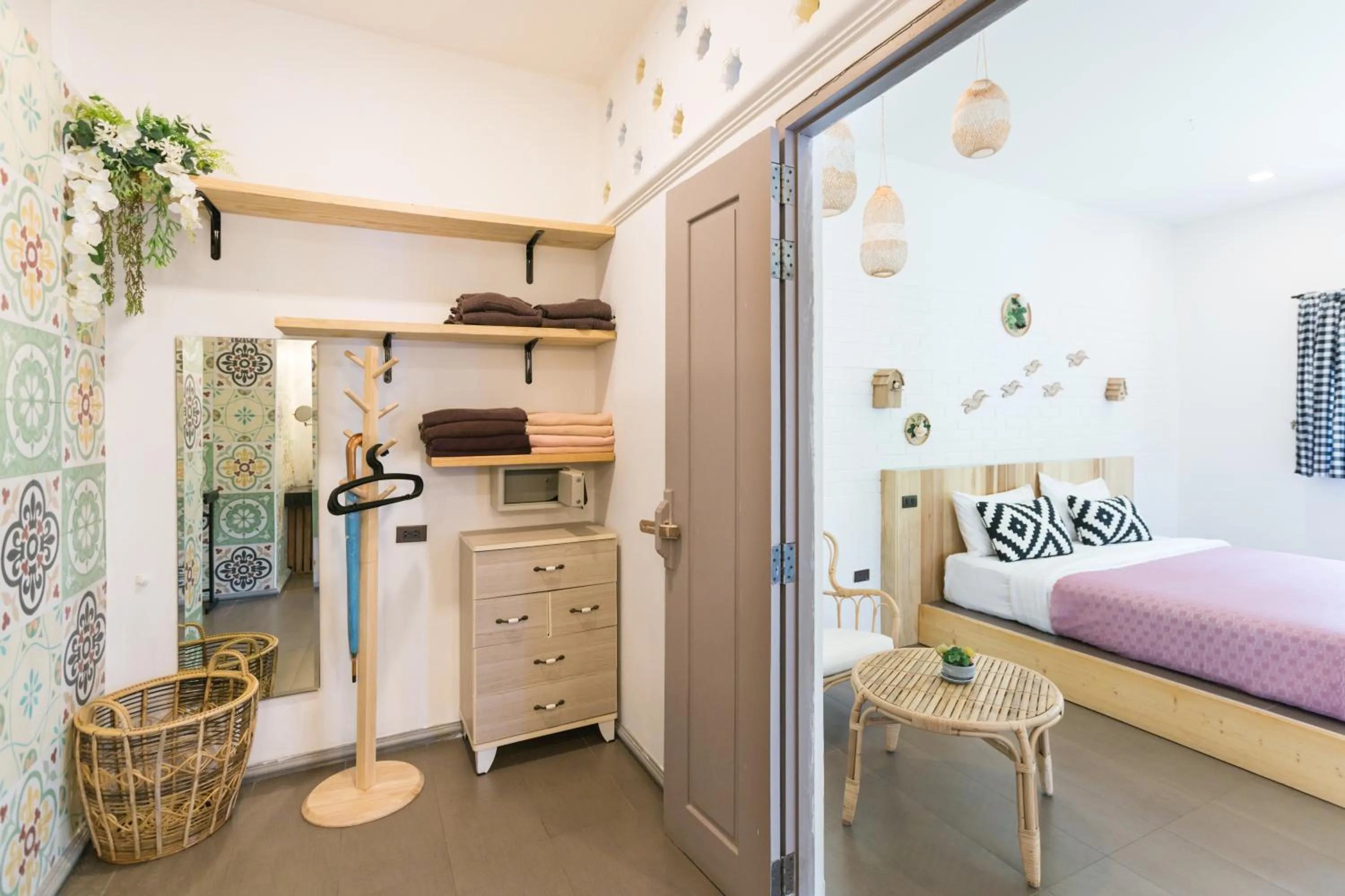 Bedroom, Bed in Perennial Resort