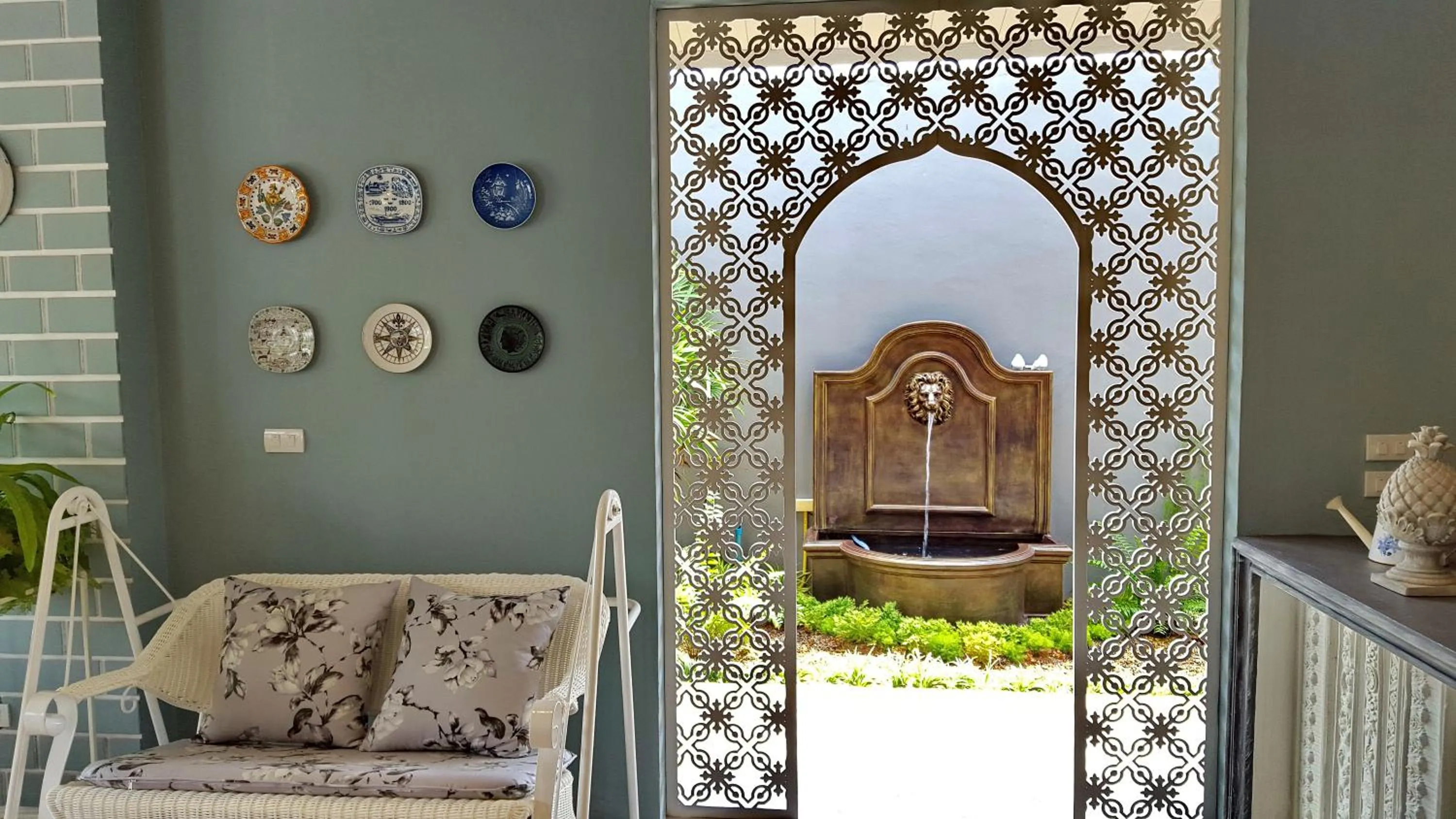 Decorative detail in Perennial Resort