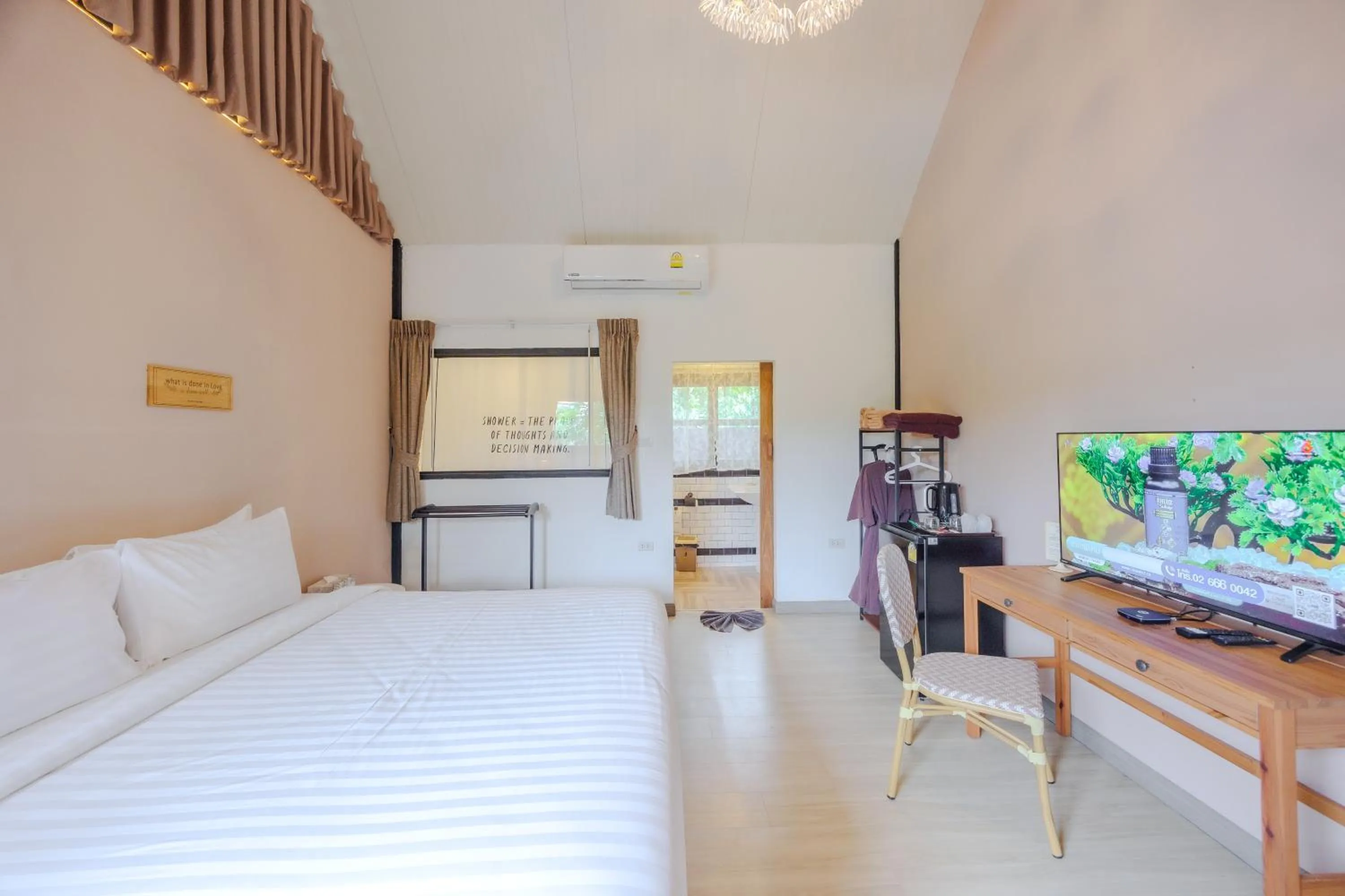 Property building, Bed in Perennial Resort