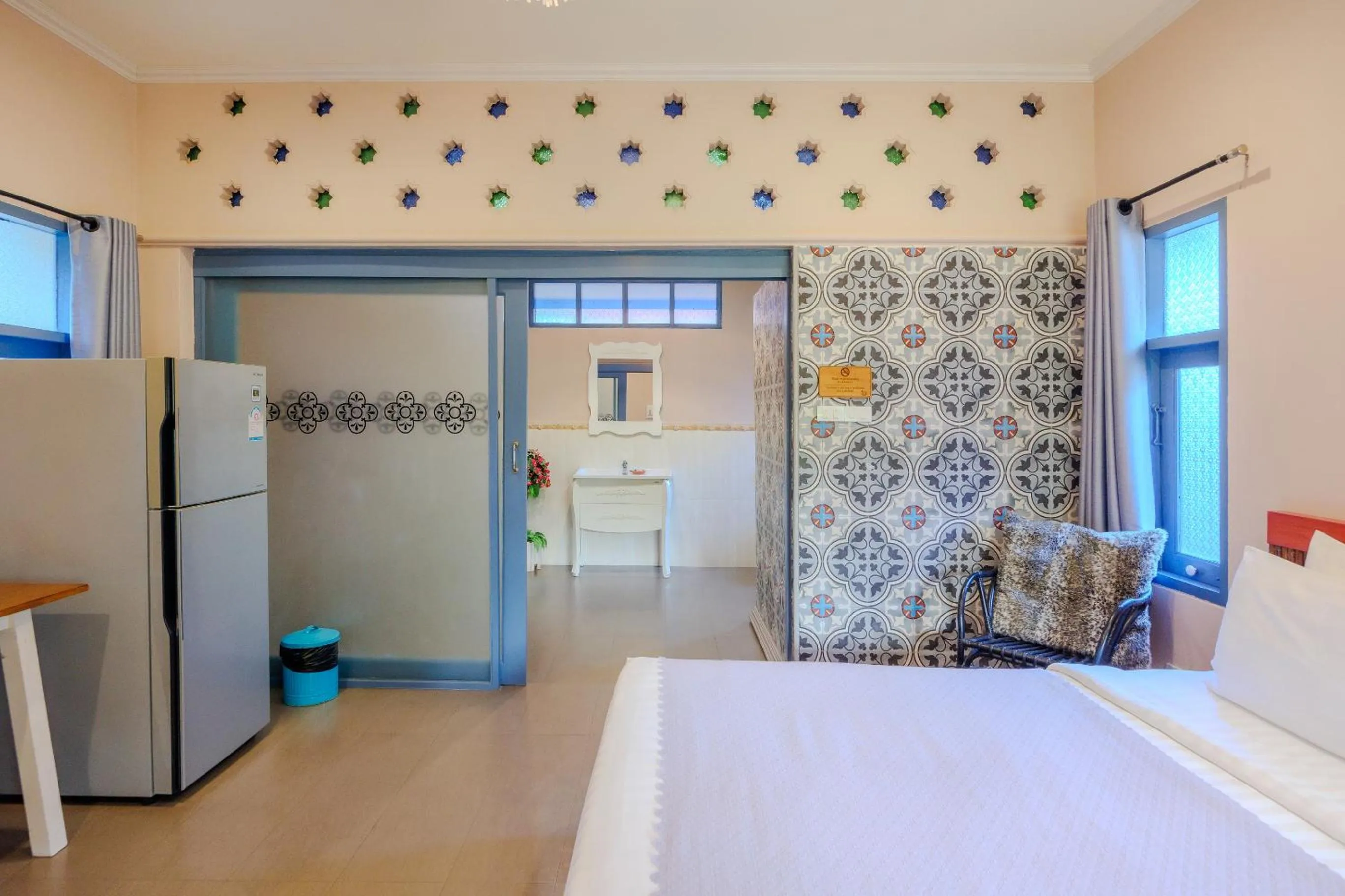 Property building, Bed in Perennial Resort