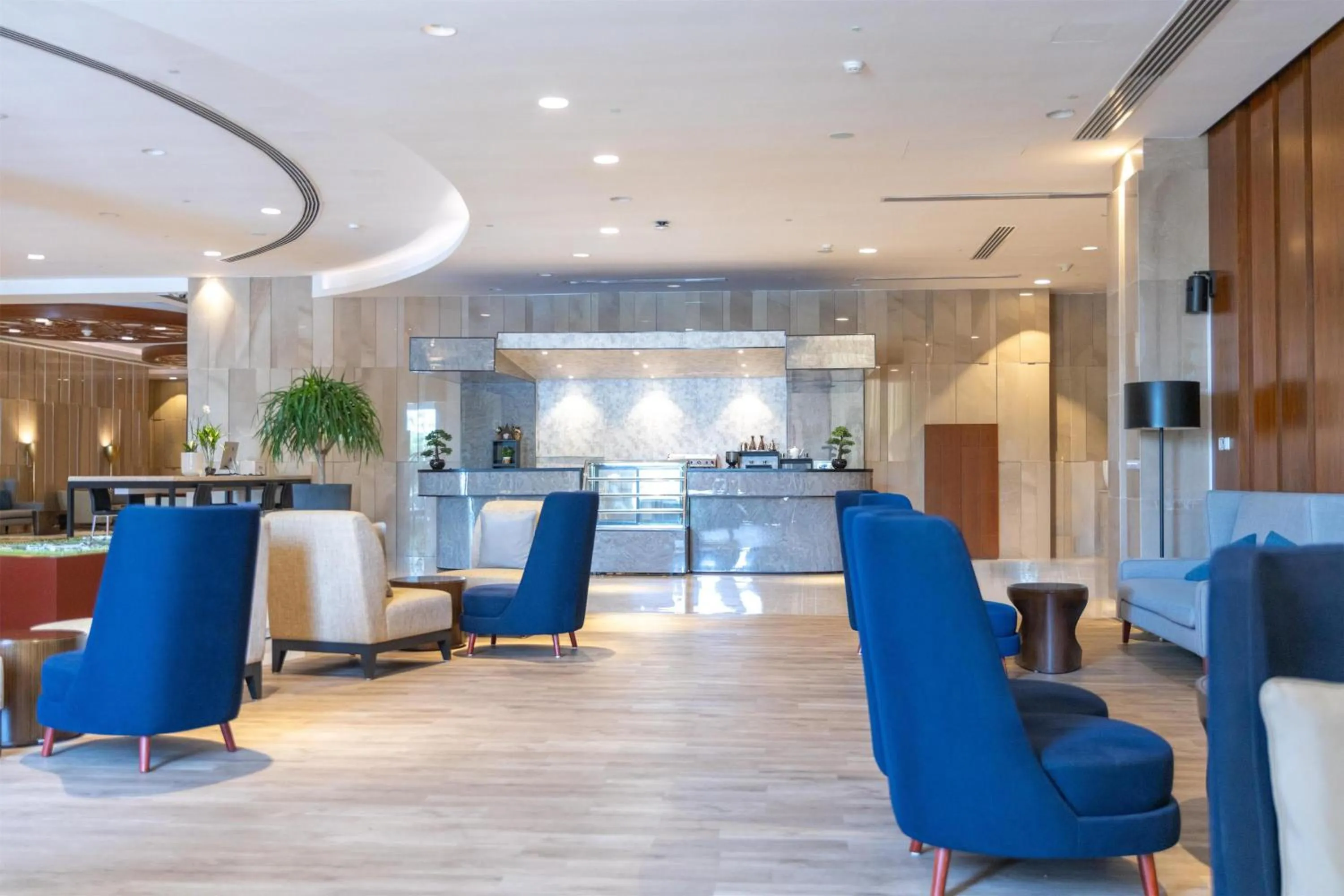 Restaurant/places to eat in Radisson Hotel Muscat Panorama