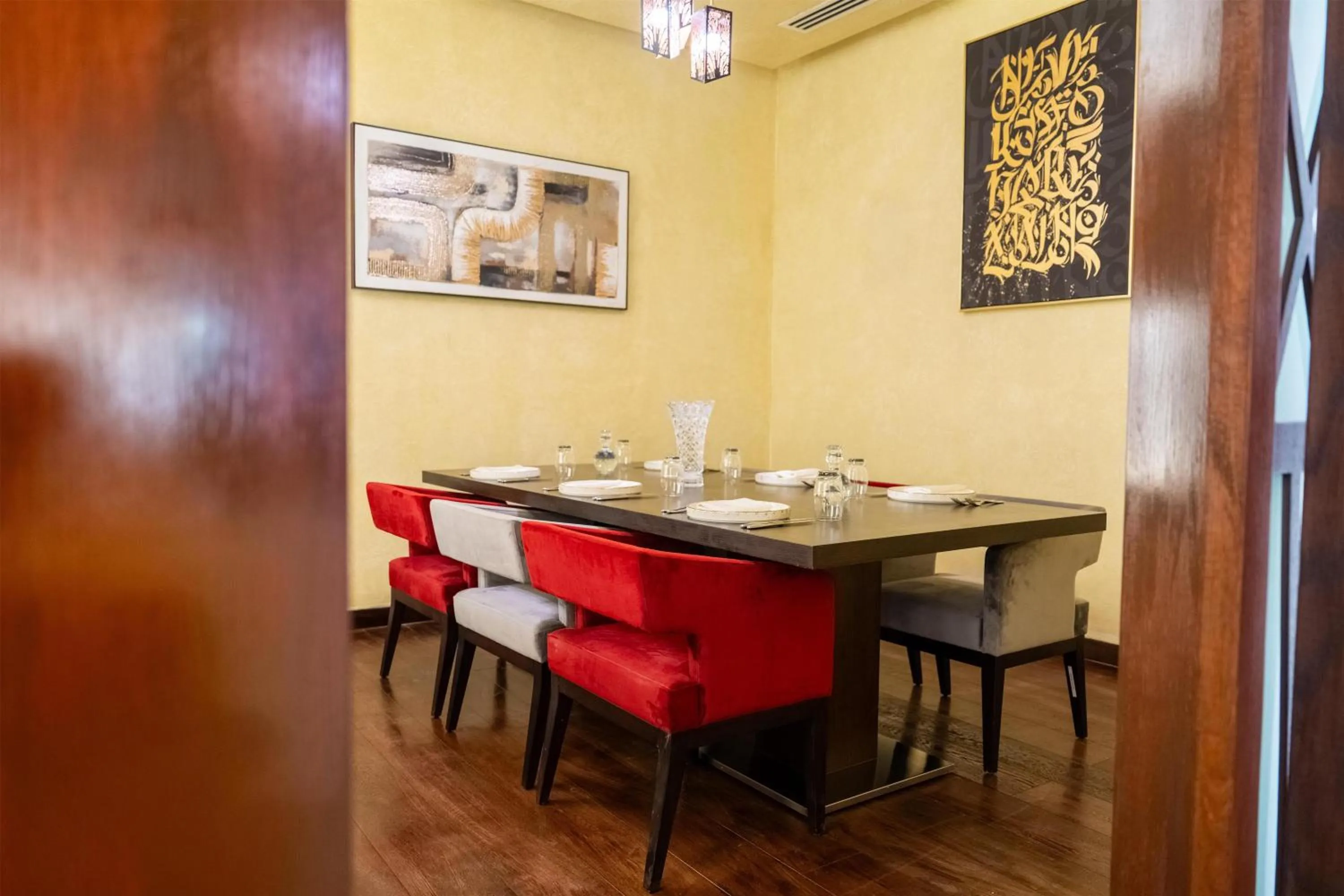 Restaurant/places to eat in Radisson Hotel Muscat Panorama