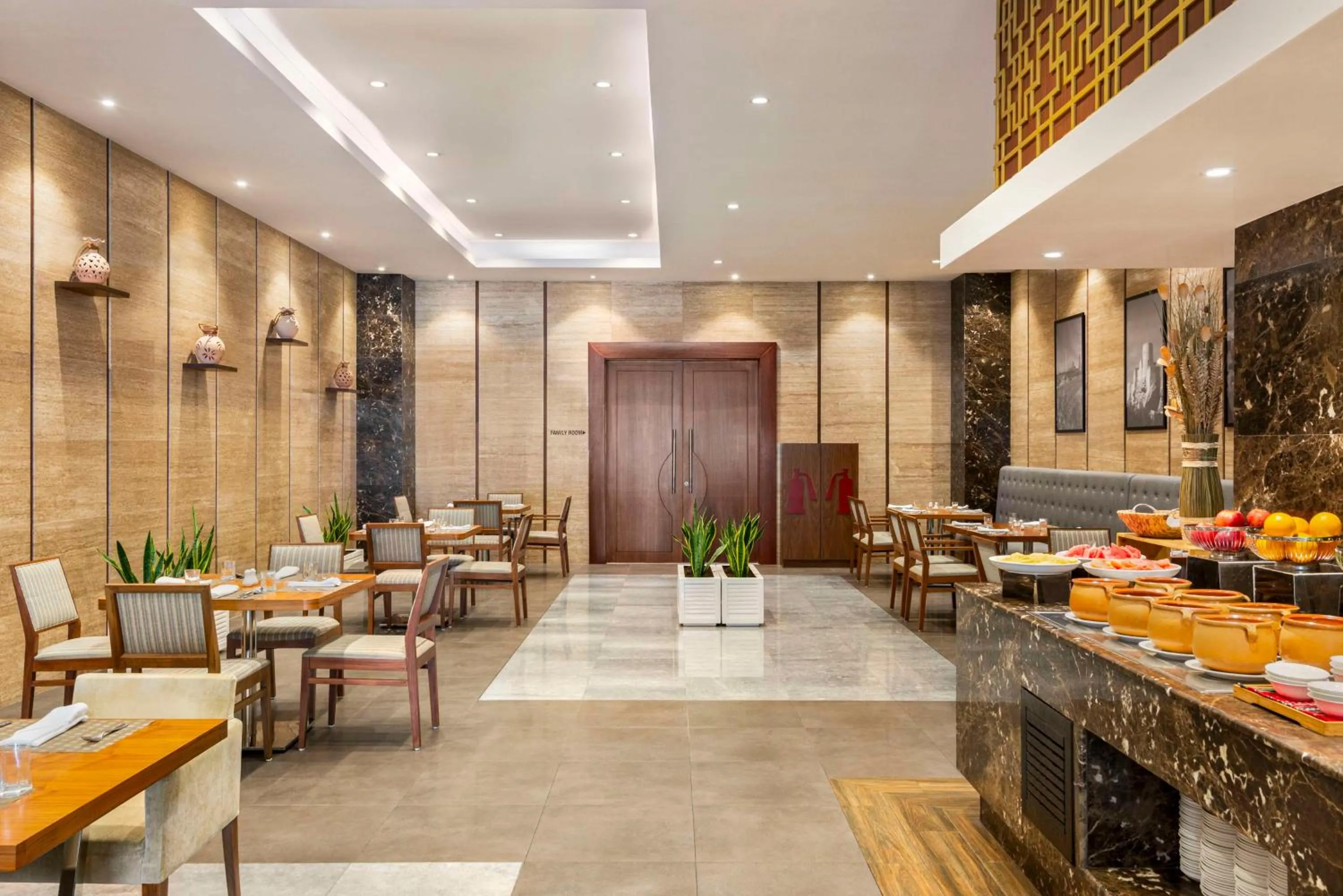 Restaurant/places to eat in Radisson Hotel Muscat Panorama