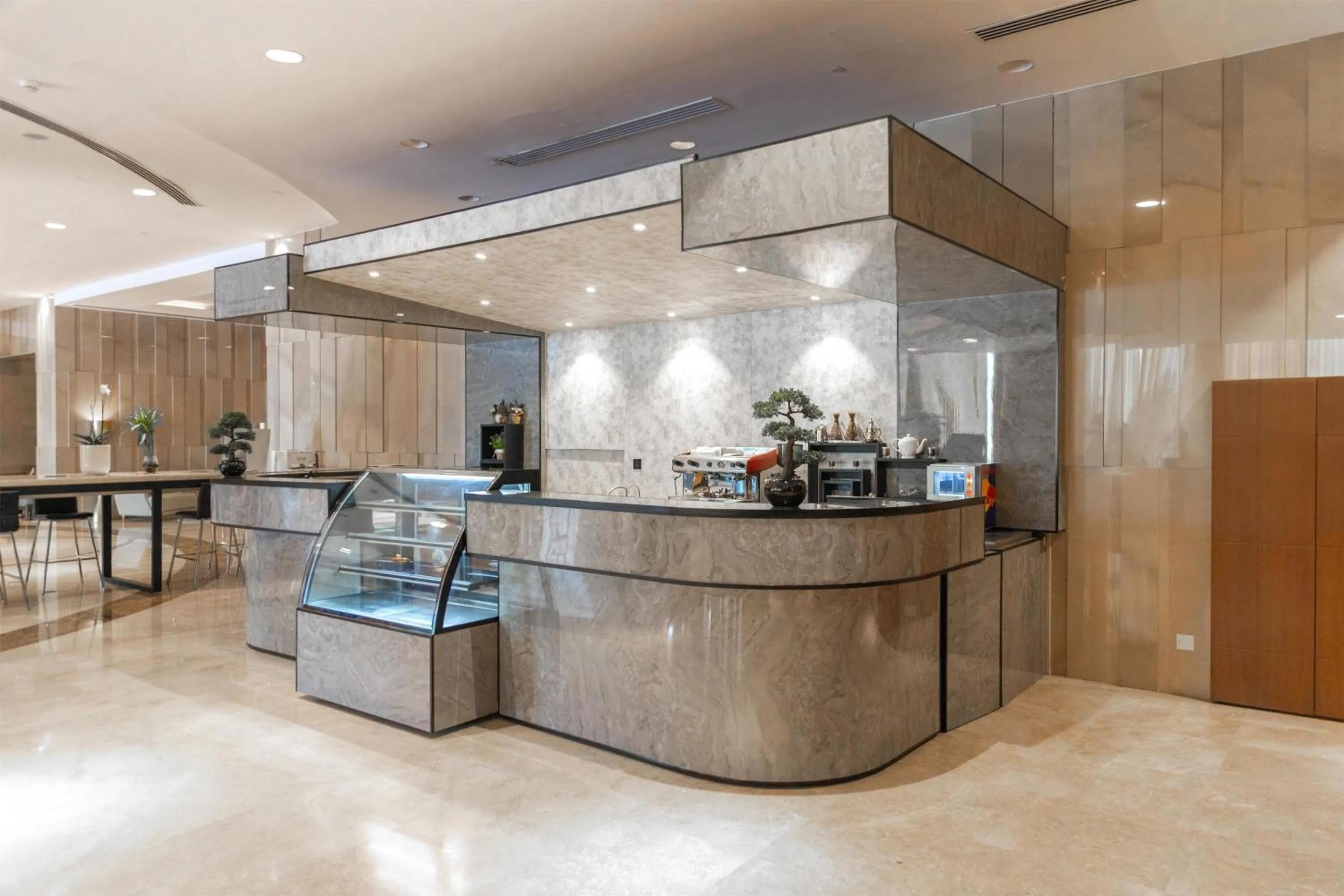 Restaurant/places to eat in Radisson Hotel Muscat Panorama