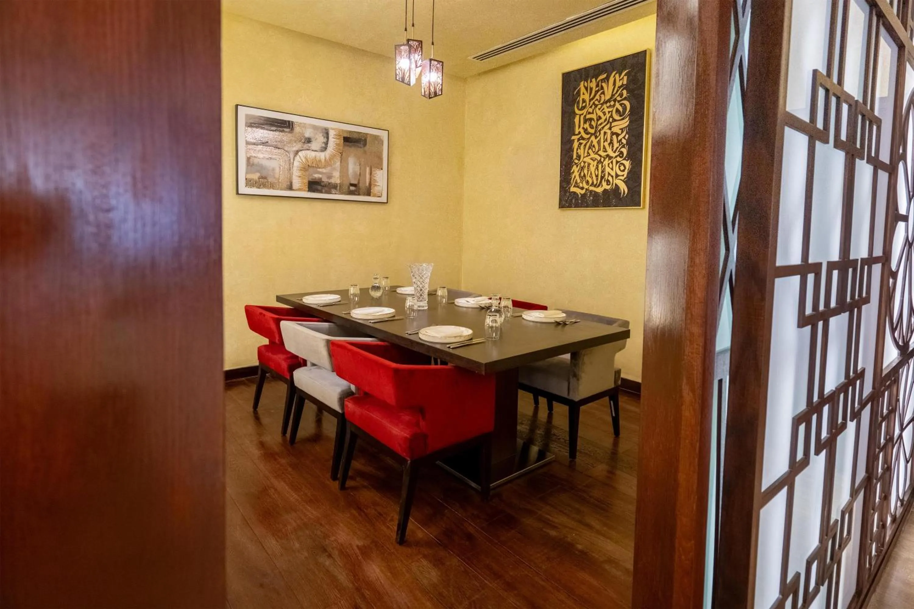 Restaurant/places to eat in Radisson Hotel Muscat Panorama