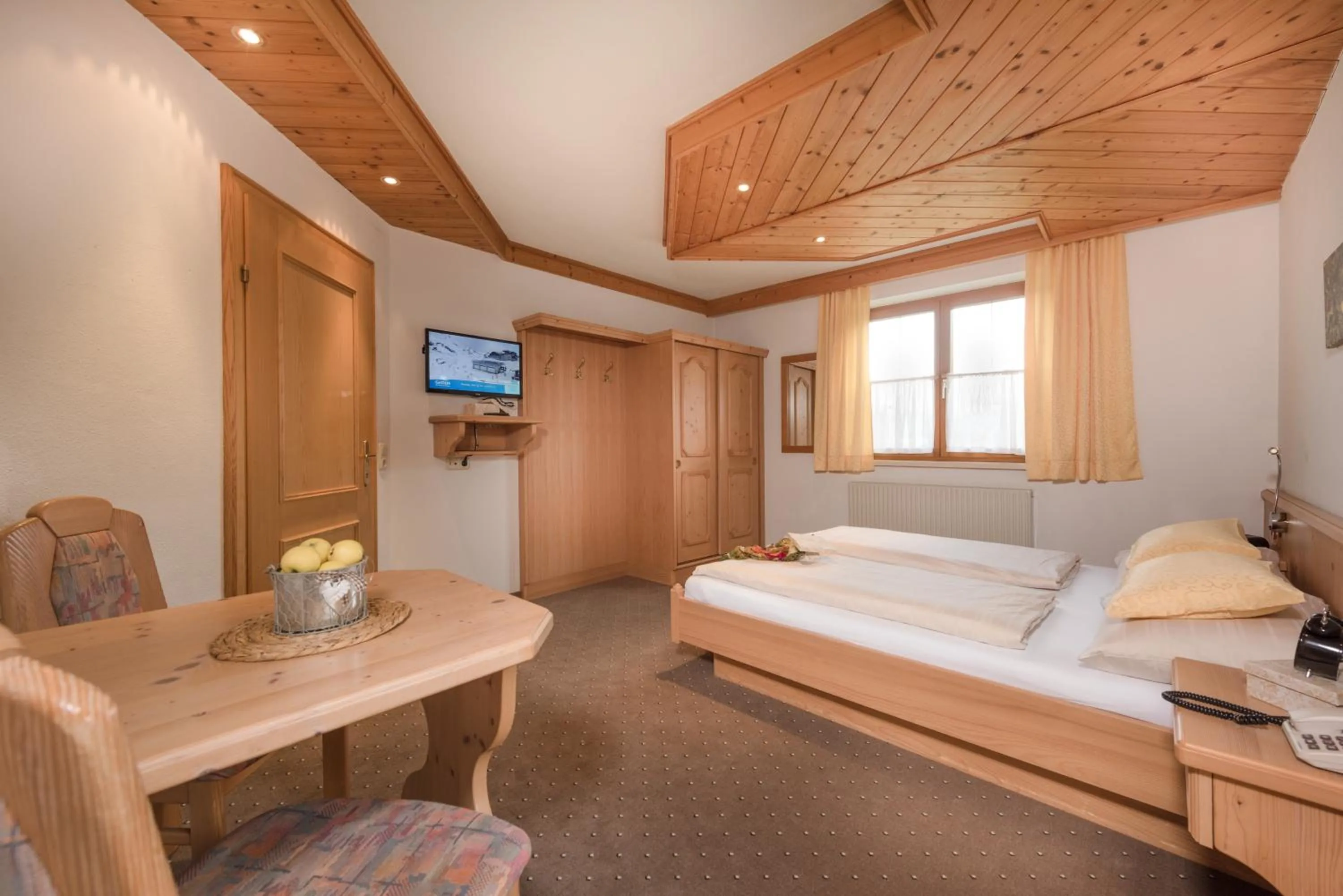 Bedroom, Bed in Gästehaus Gratz - inklusive Eintritt in die Alpentherme