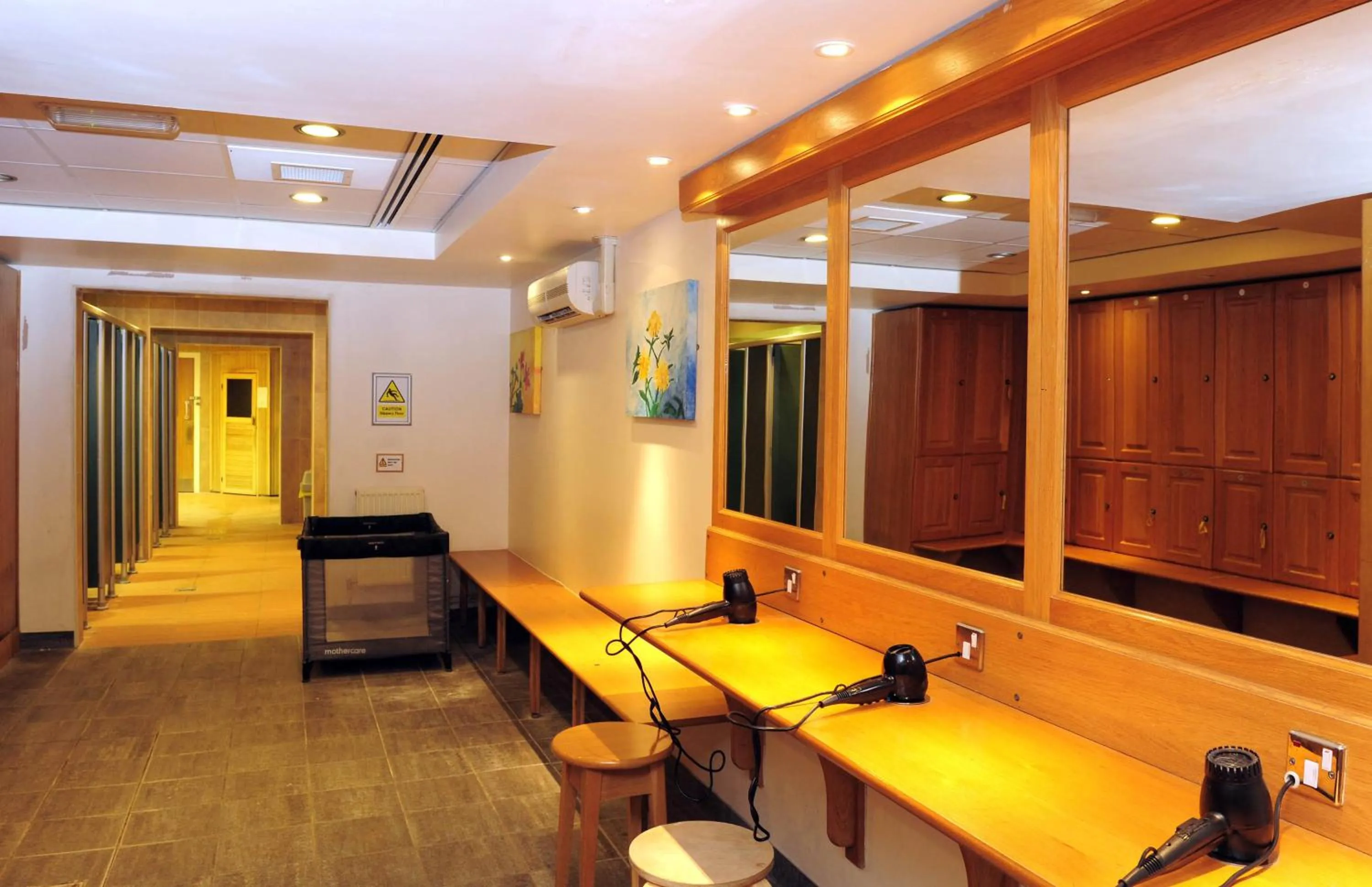 Lobby or reception in Holiday Inn Telford Ironbridge by IHG