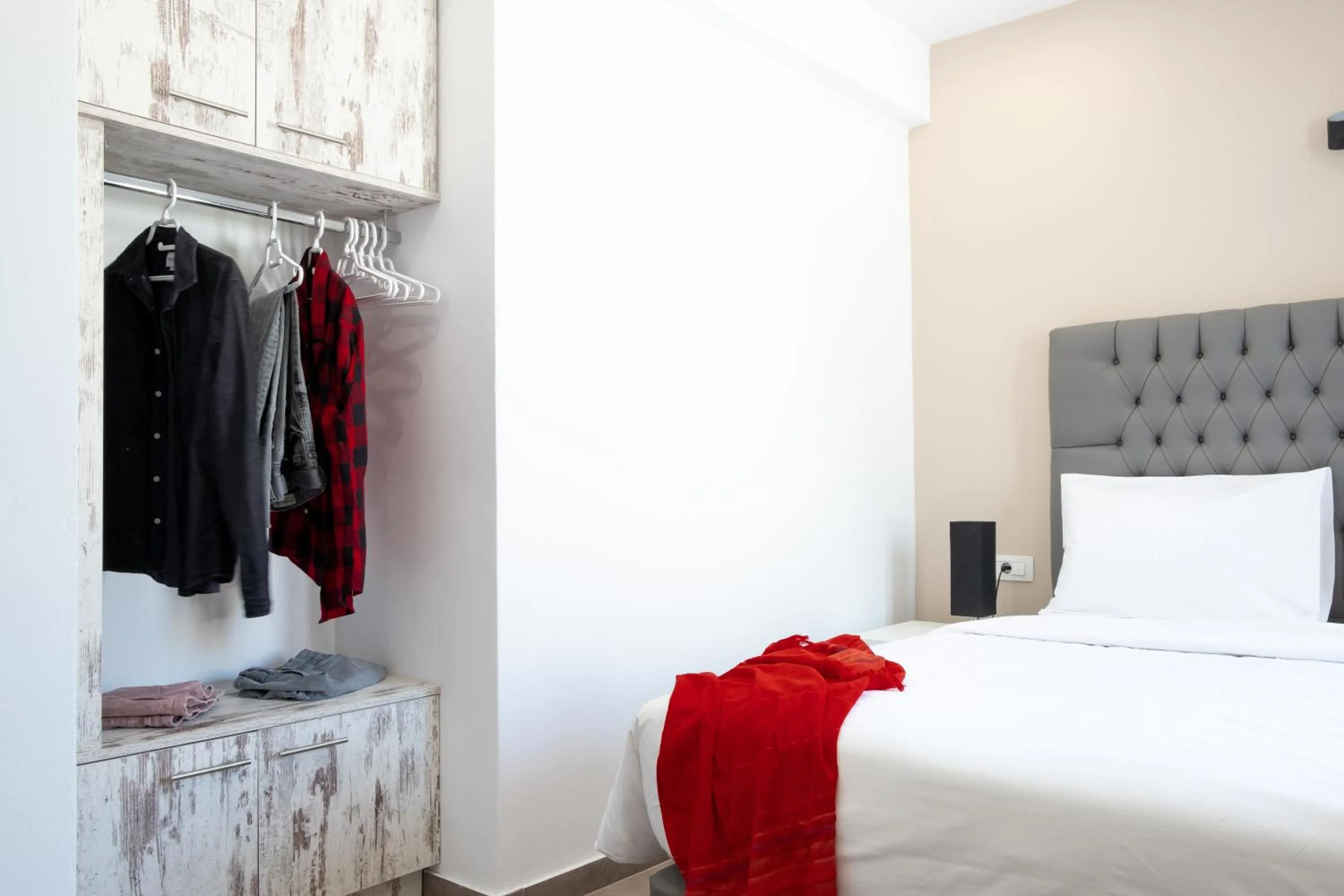 Bedroom, Bed in Tristhenia