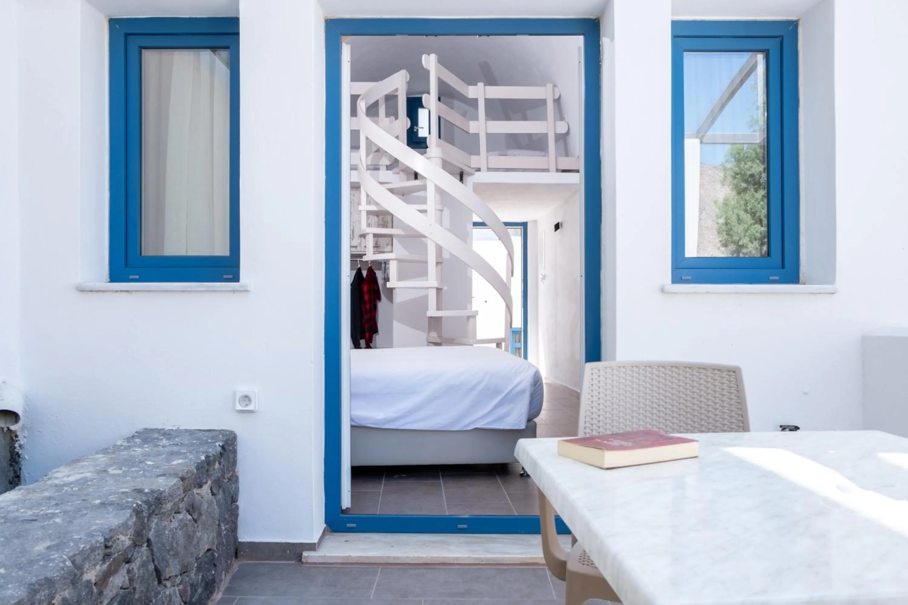 Balcony/Terrace, Bed in Tristhenia