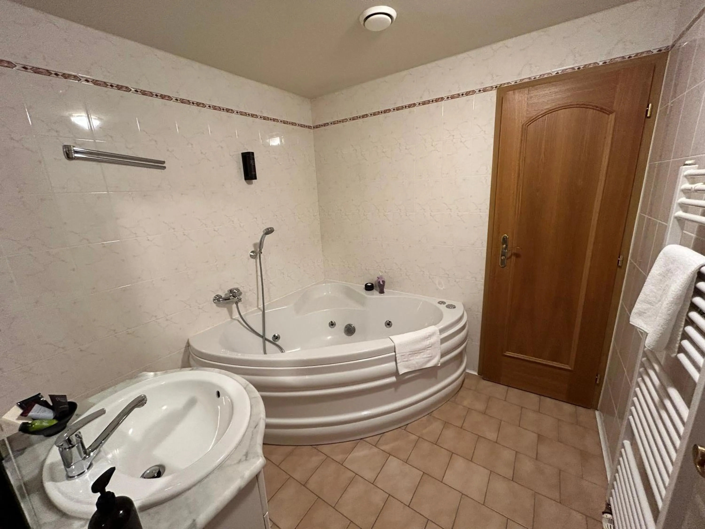 Hot Tub in Hotel Brixen