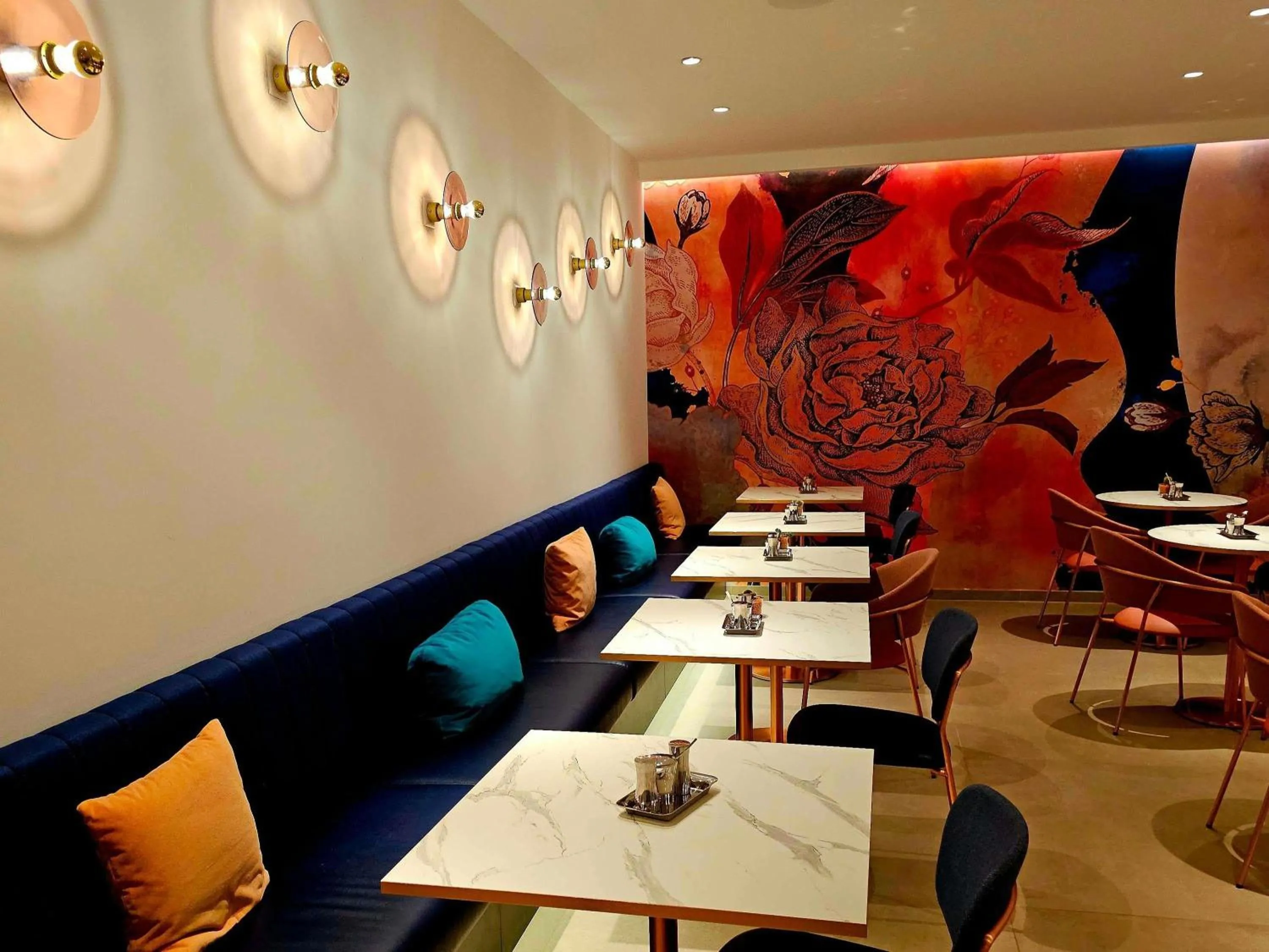 Breakfast in Aparthotel Adagio Genève Mont-Blanc