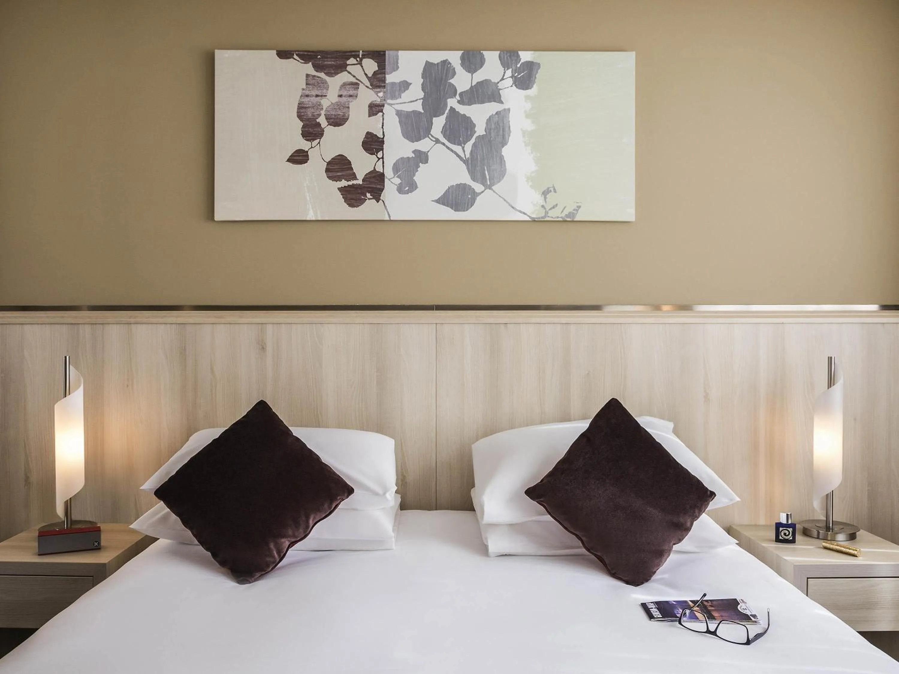 Bedroom, Bed in Aparthotel Adagio Genève Mont-Blanc