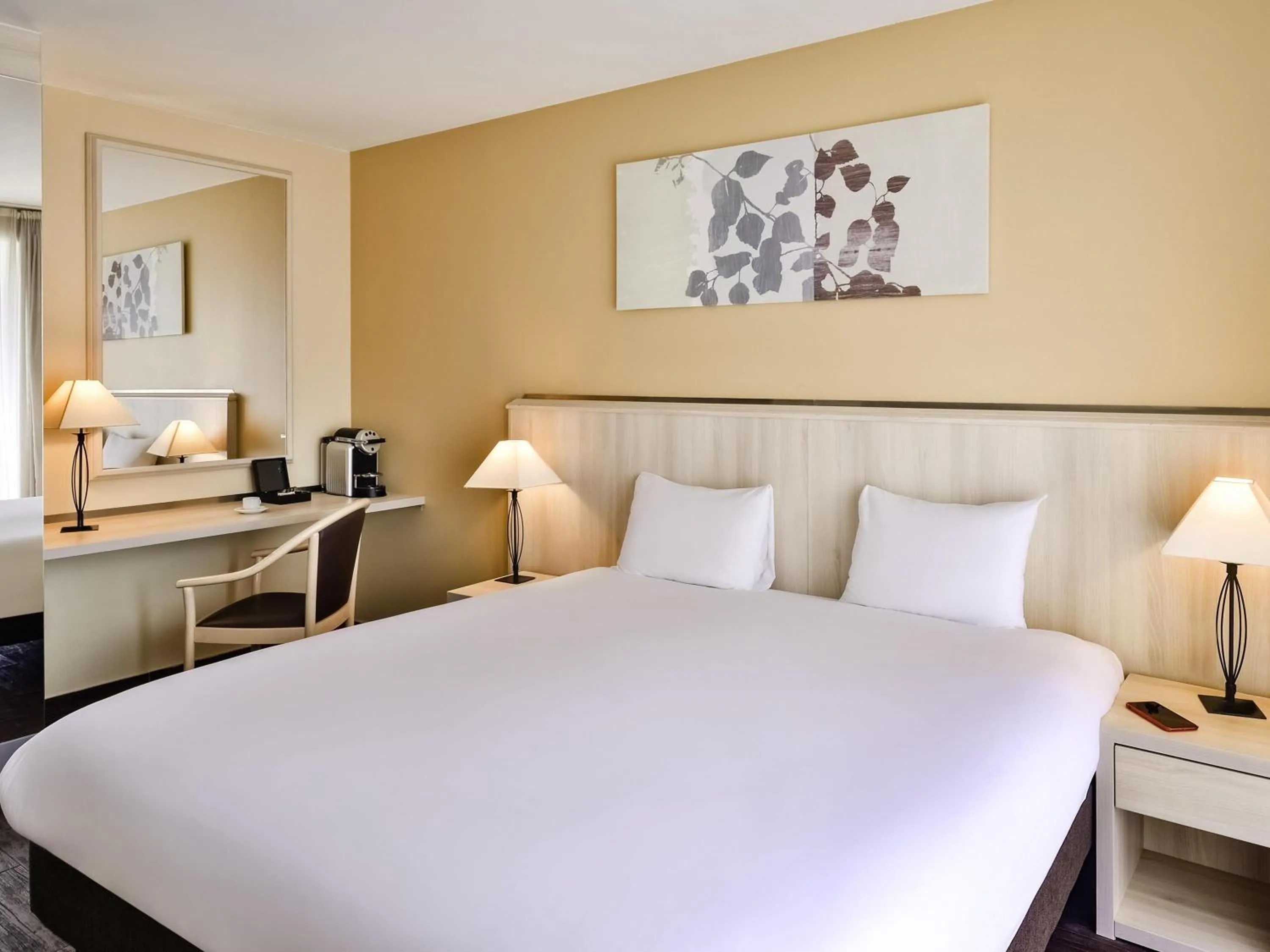 Bedroom, Bed in Aparthotel Adagio Genève Mont-Blanc