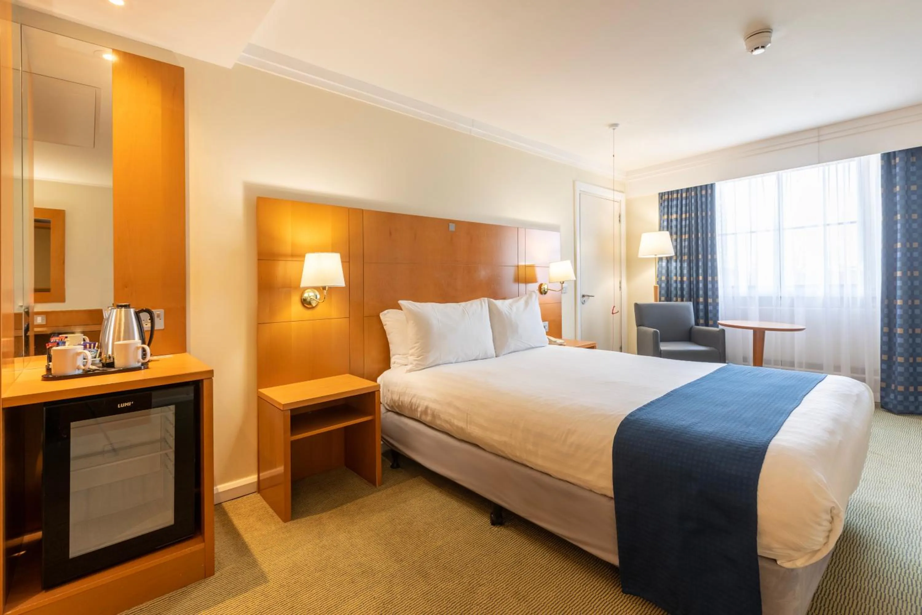 Bed in Holiday Inn London Sutton by IHG