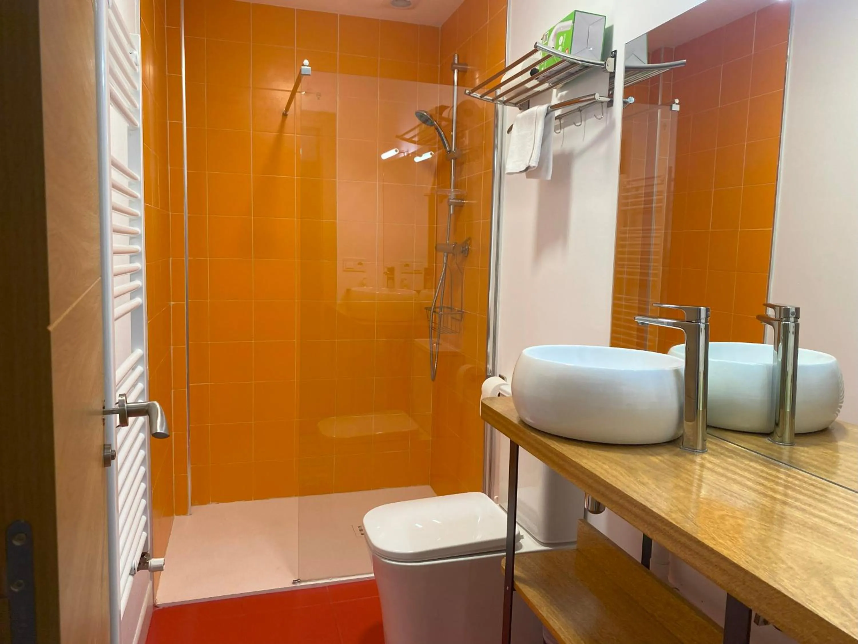 Bathroom in Apartamentos Bahía de Boó