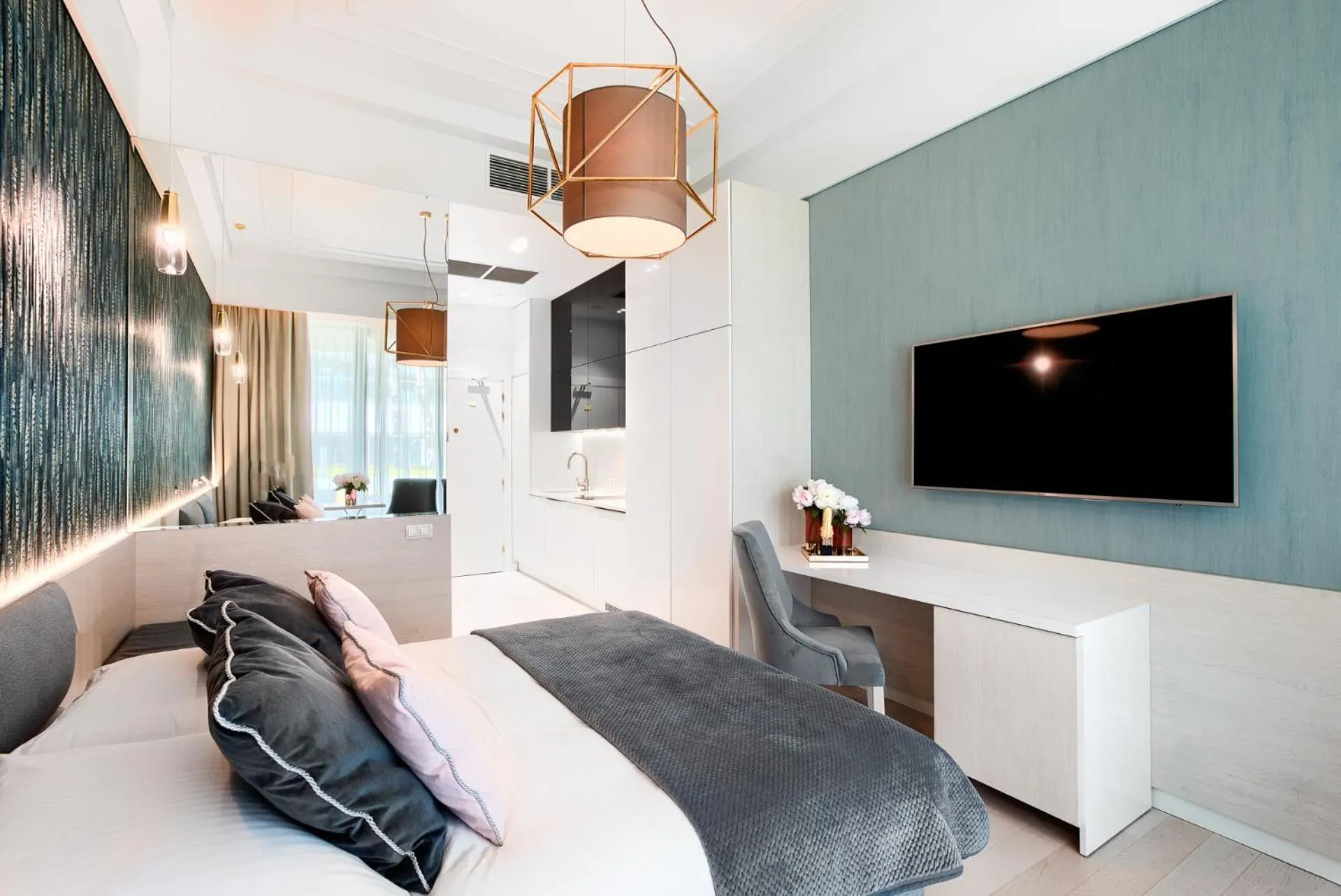 Communal lounge/ TV room in Dune Resort Mielno - B