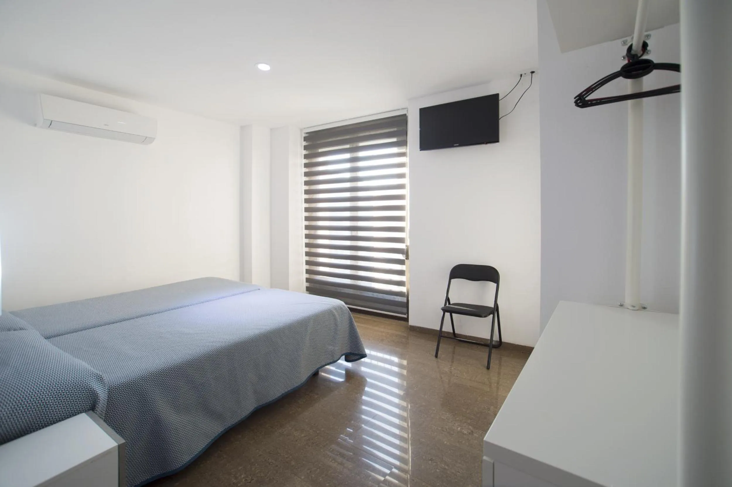 Photo of the whole room, Bed in Hostal Drassanes