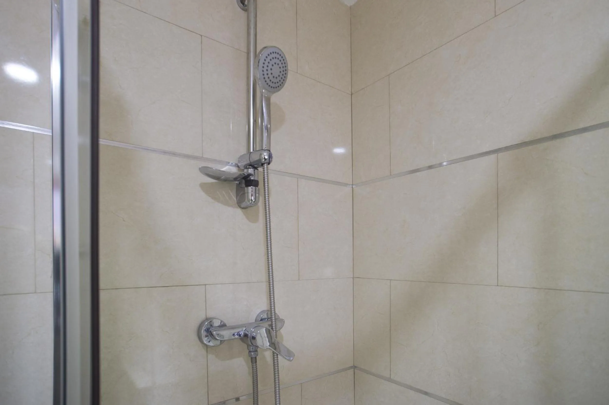 Bathroom in Hostal Drassanes