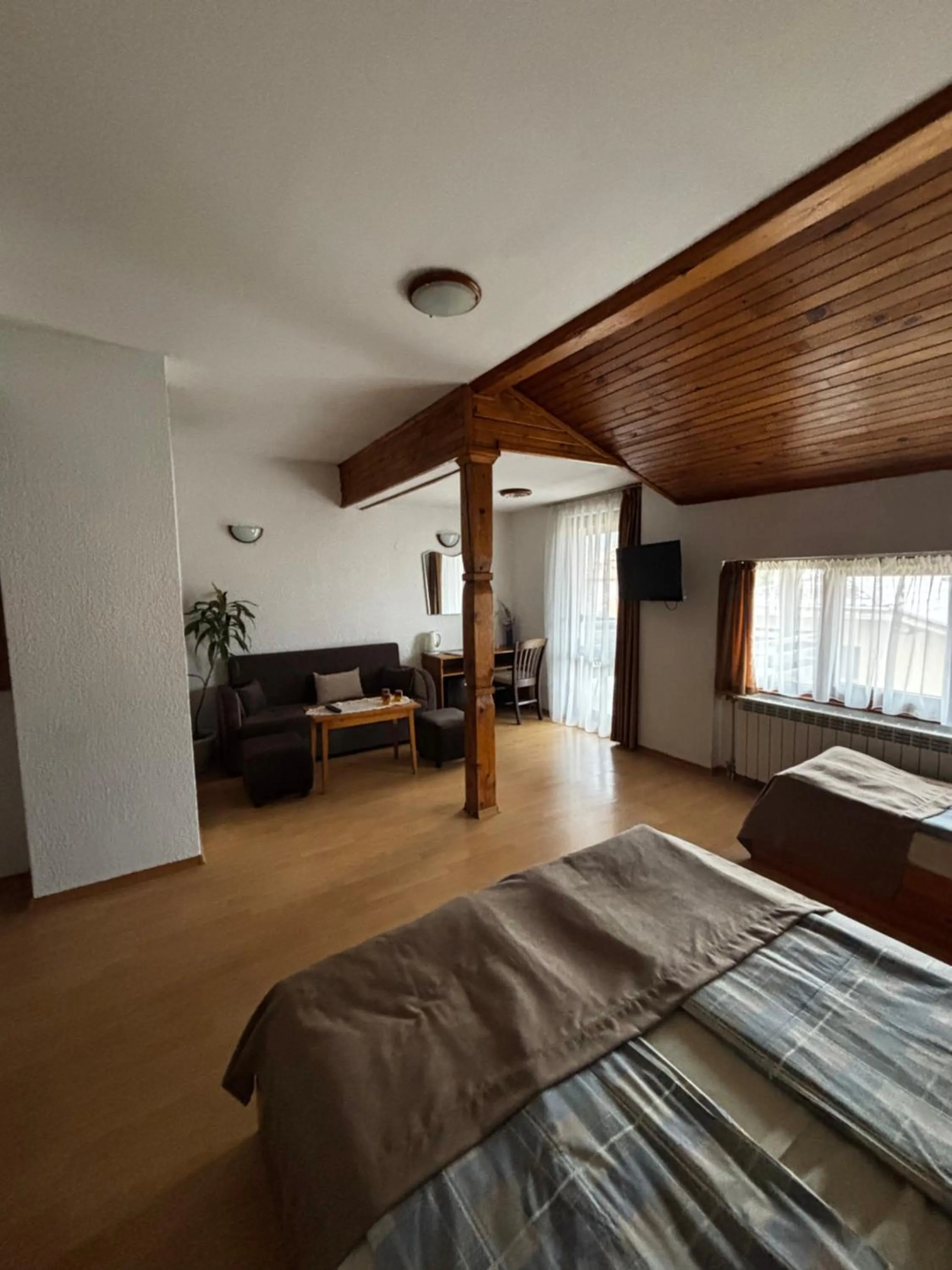 Bed in Durchova Kashta Family Hotel