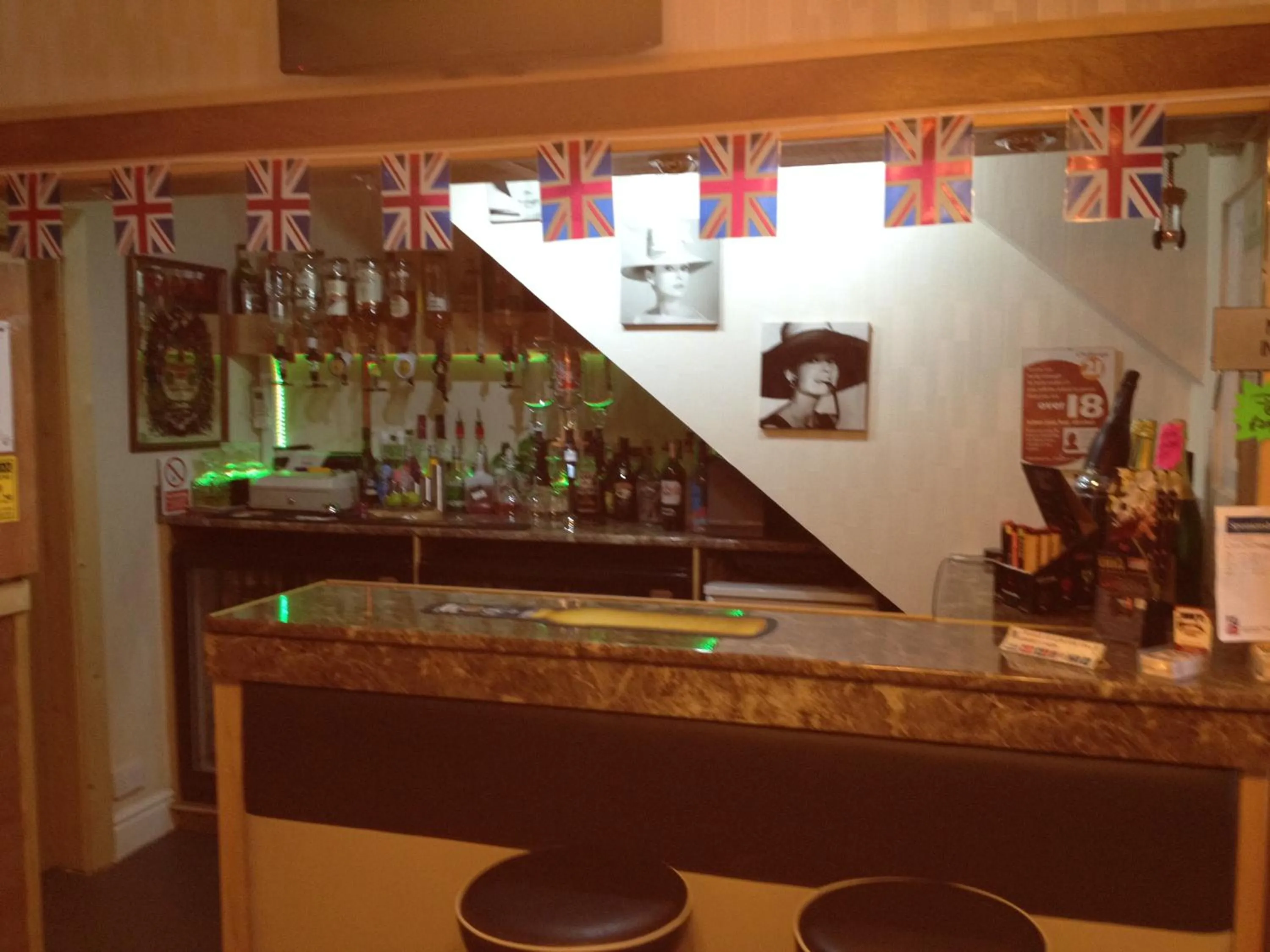 Dining area in Glenheath Hotel