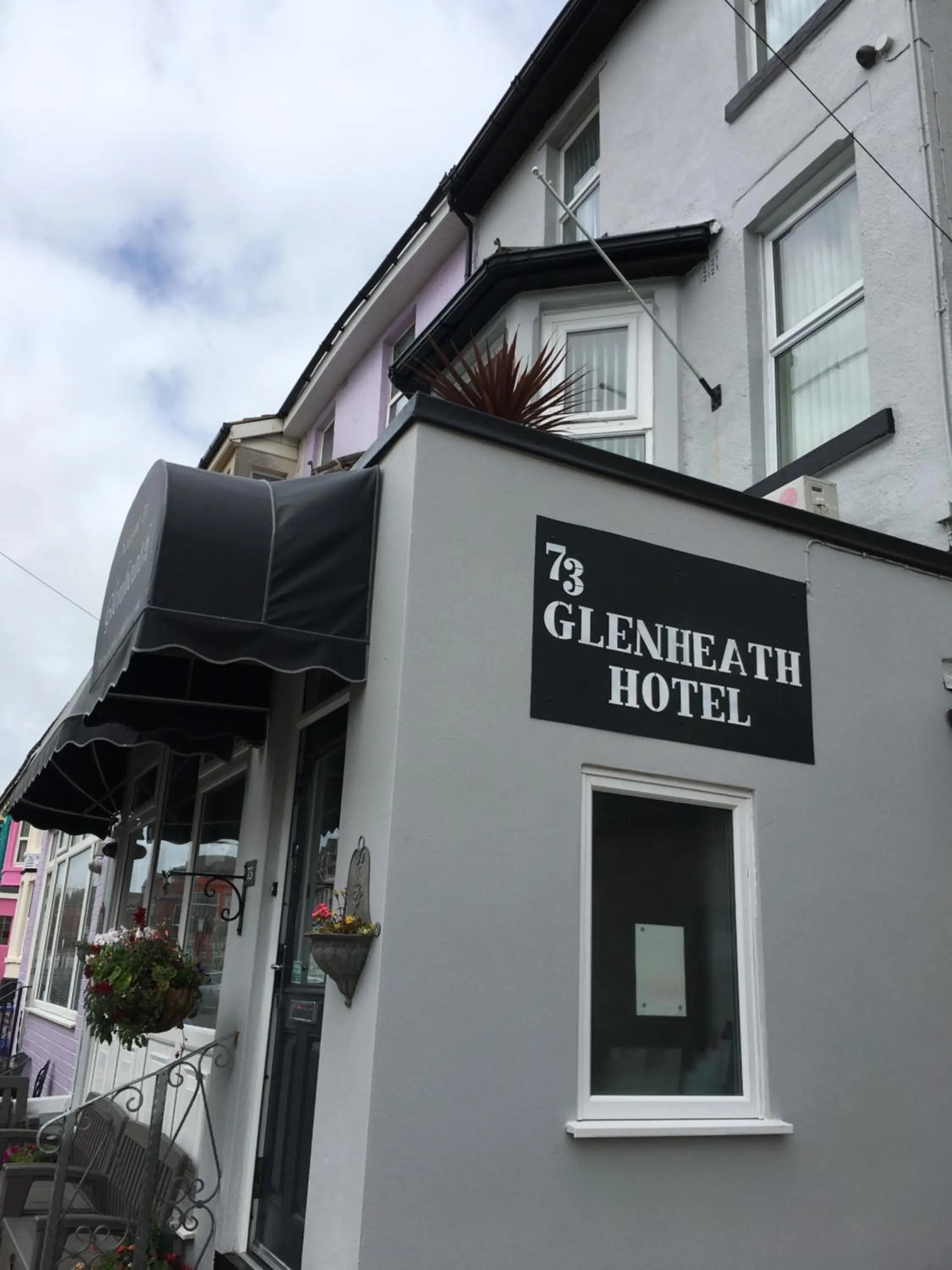 Glenheath Hotel