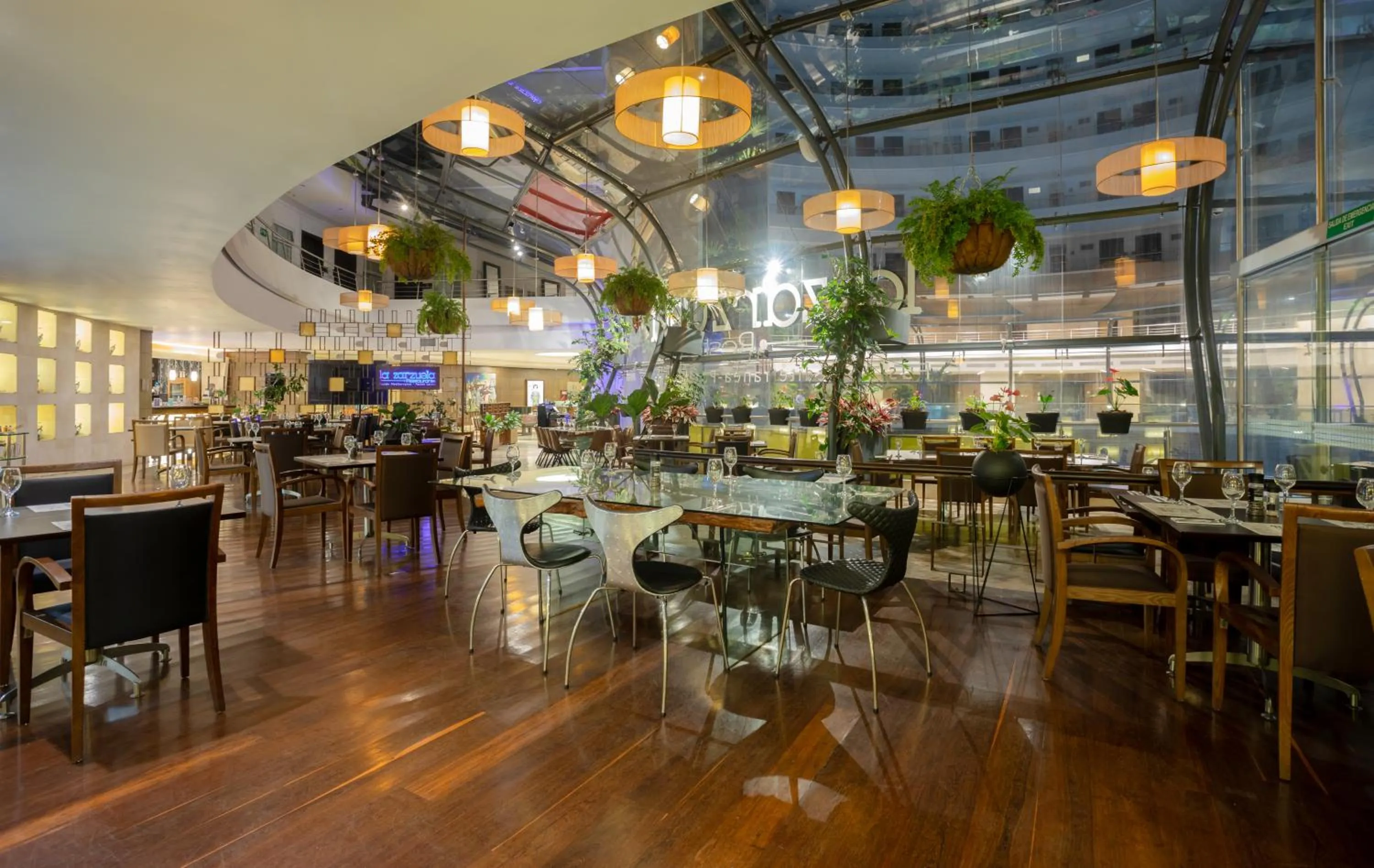 Restaurant/places to eat in Hotel Spiwak Chipichape Cali