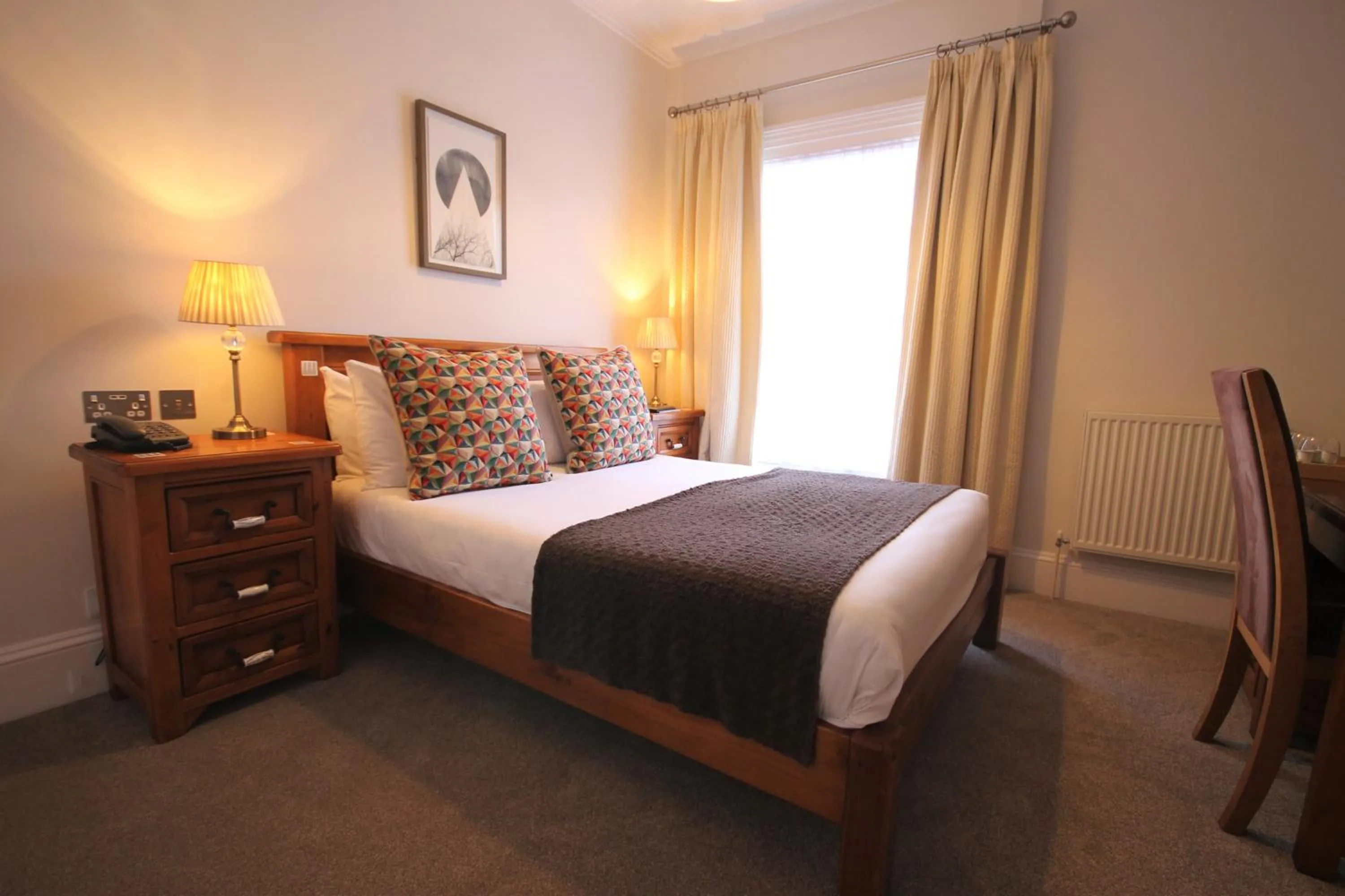 Photo of the whole room, Bed in Andover House Hotel & Restaurant - Adults only