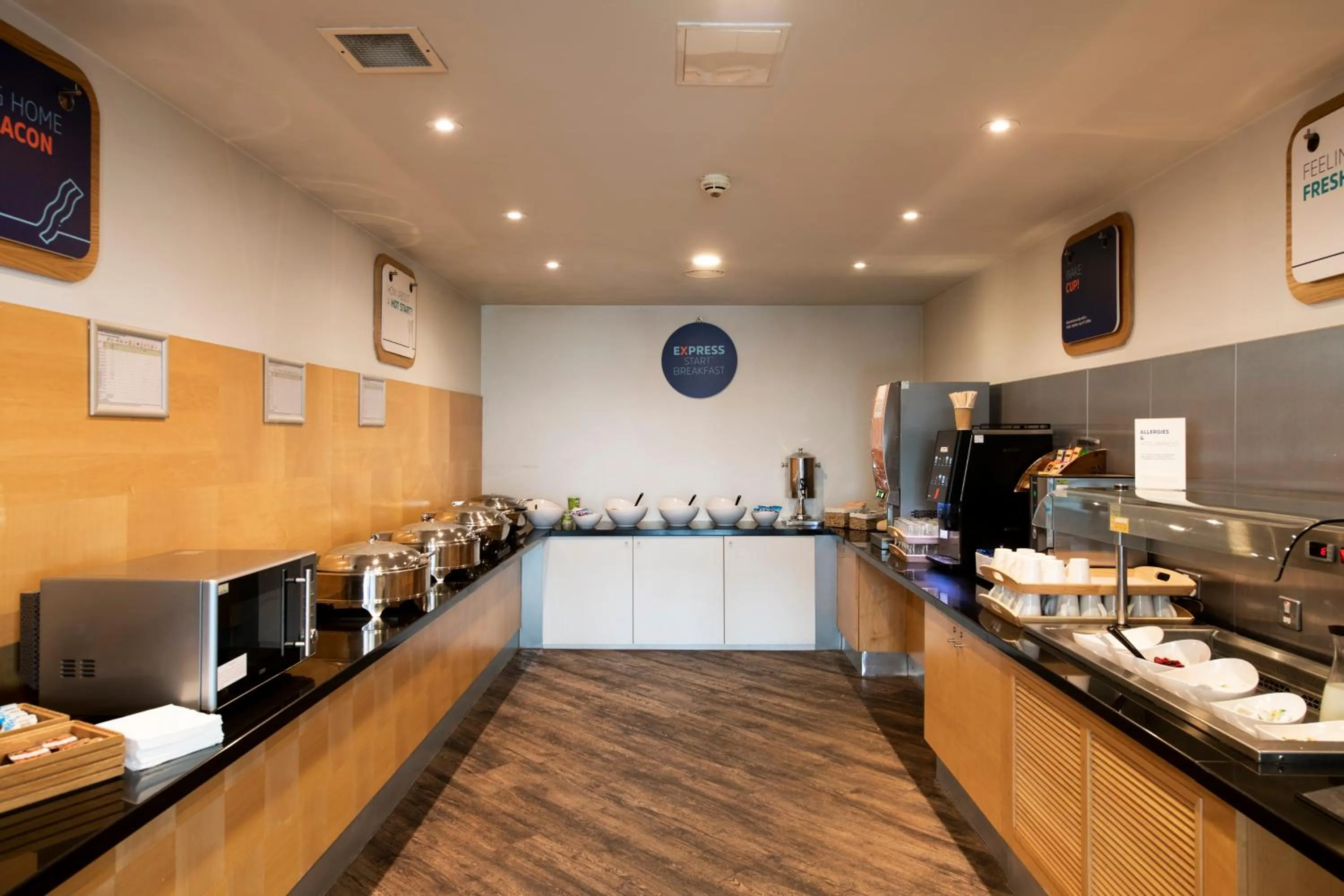 Buffet breakfast in Holiday Inn Express Hamilton by IHG