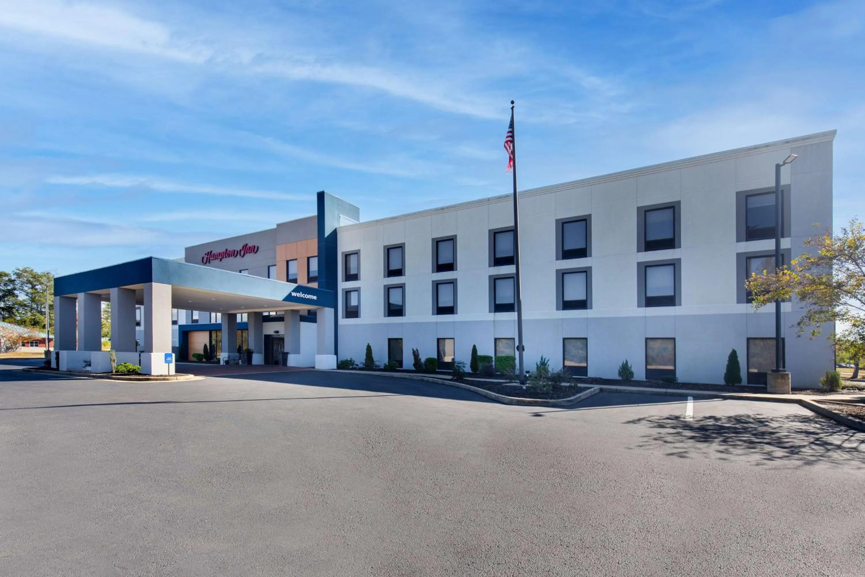 Property building in Hampton Inn Selma