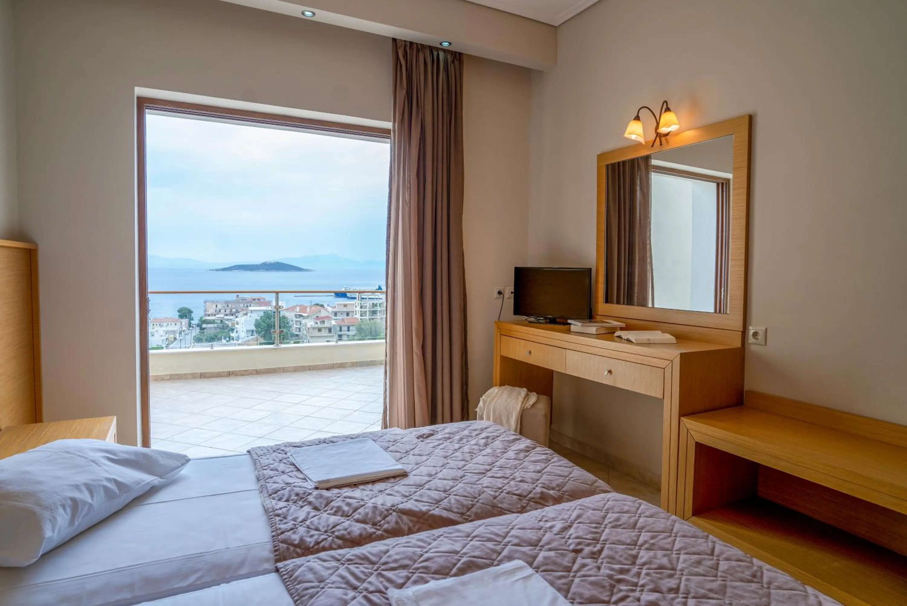 Bedroom, Bed in Evia Hotel & Suites