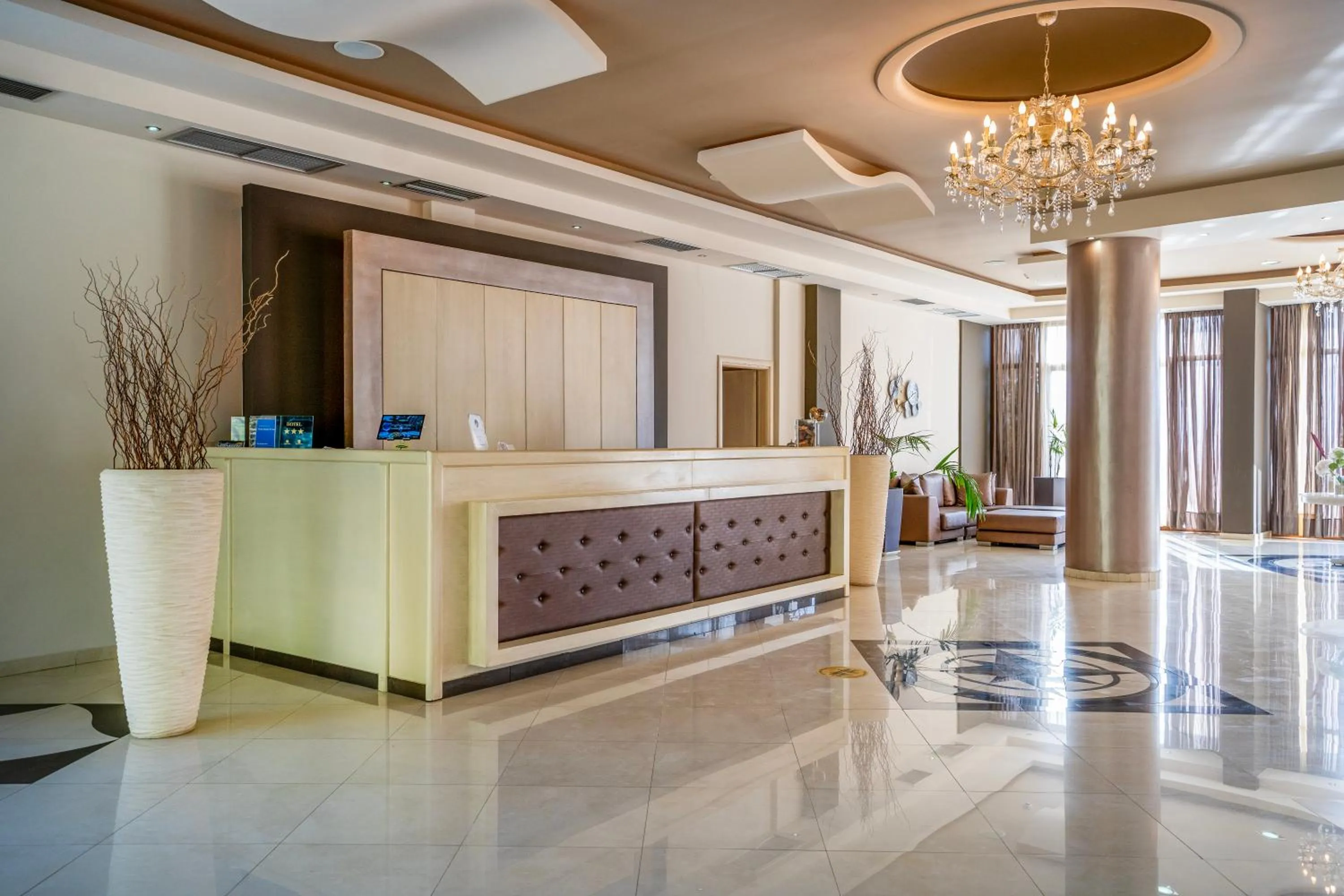 Evia Hotel & Suites