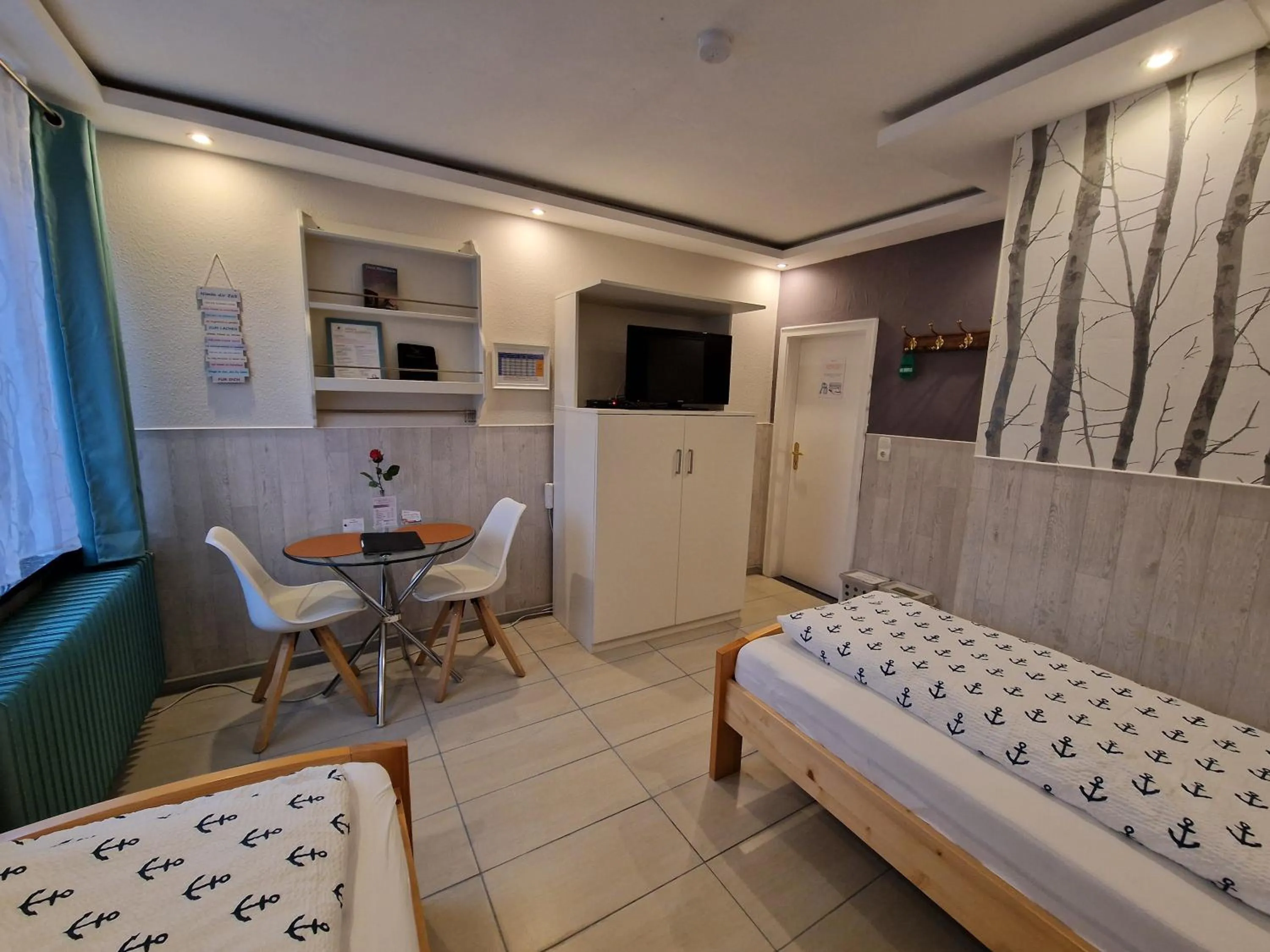 Photo of the whole room, Bed in Hotel Kenny & Henry