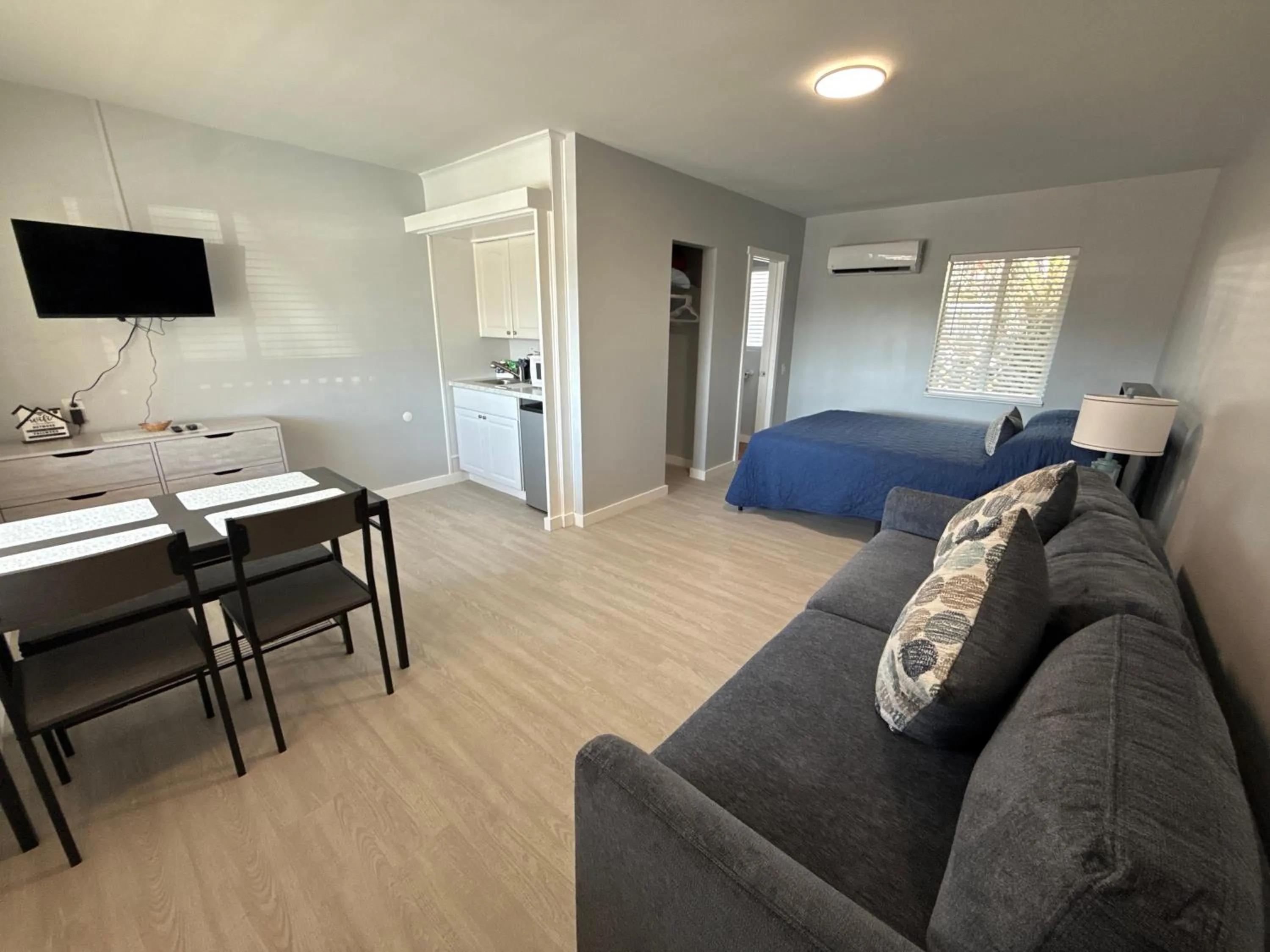 Living room in Barefoot Bay Resort Motel