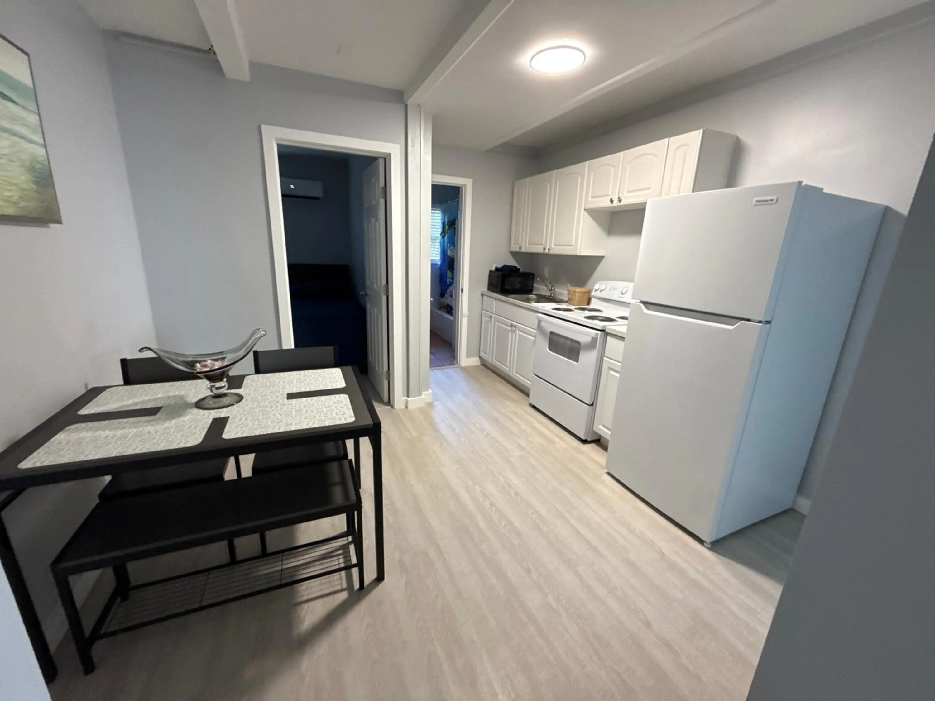 Kitchen or kitchenette in Barefoot Bay Resort Motel