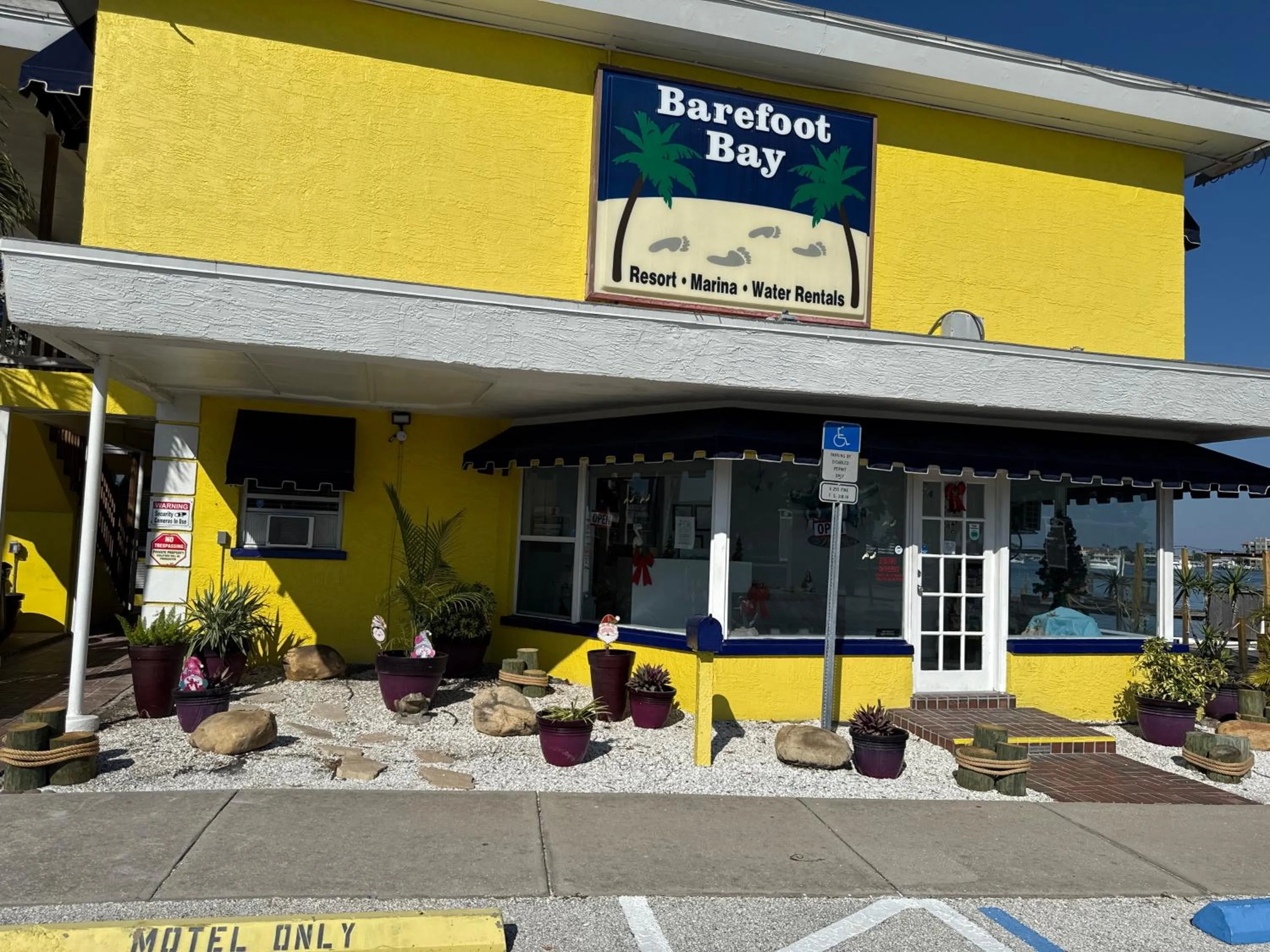 Property building in Barefoot Bay Resort Motel