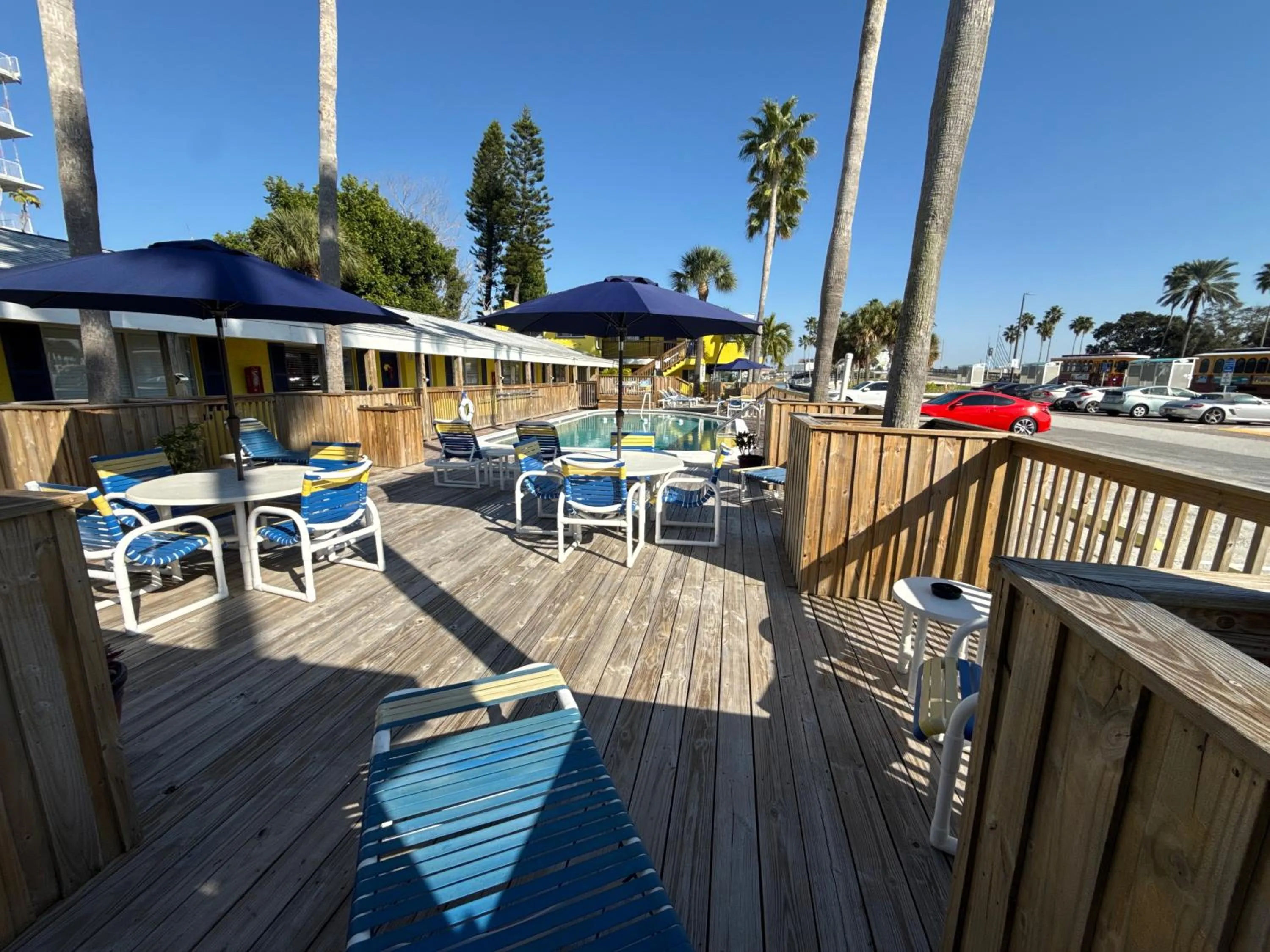 Swimming pool in Barefoot Bay Resort Motel