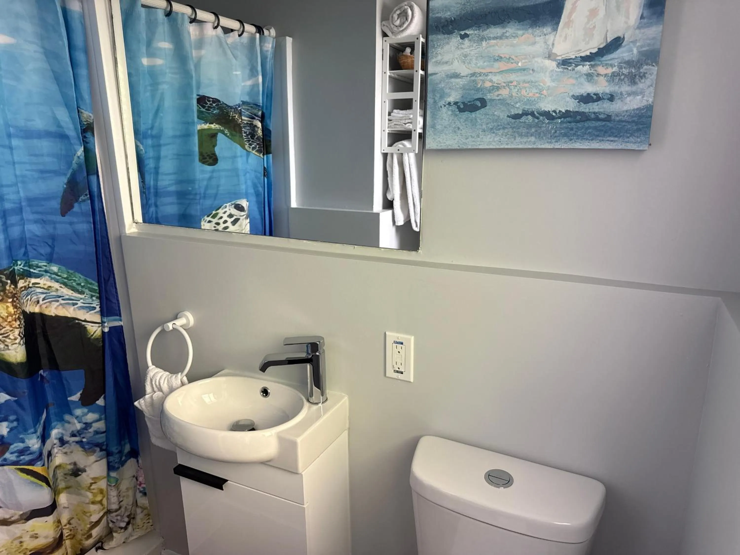 Bathroom in Barefoot Bay Resort Motel