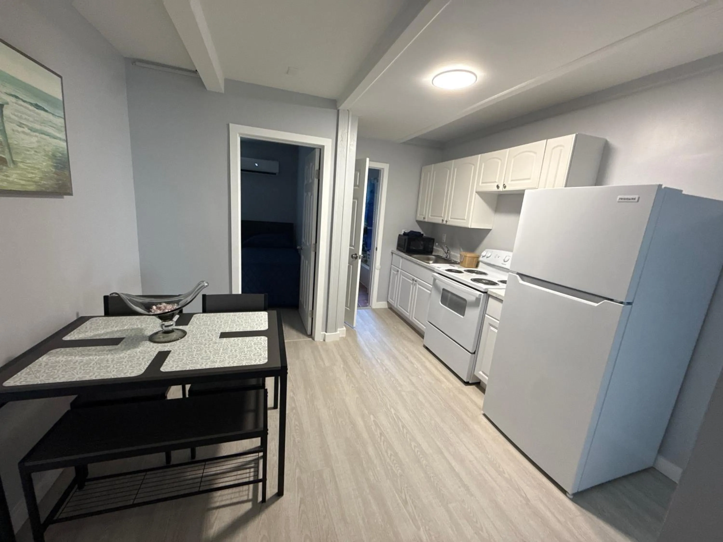 Kitchen or kitchenette in Barefoot Bay Resort Motel