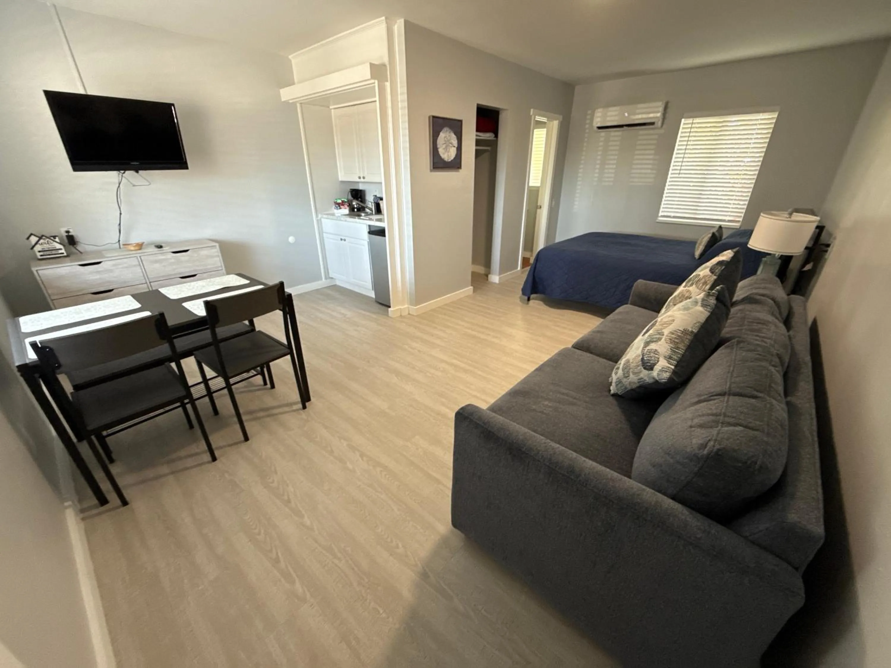 Photo of the whole room in Barefoot Bay Resort Motel