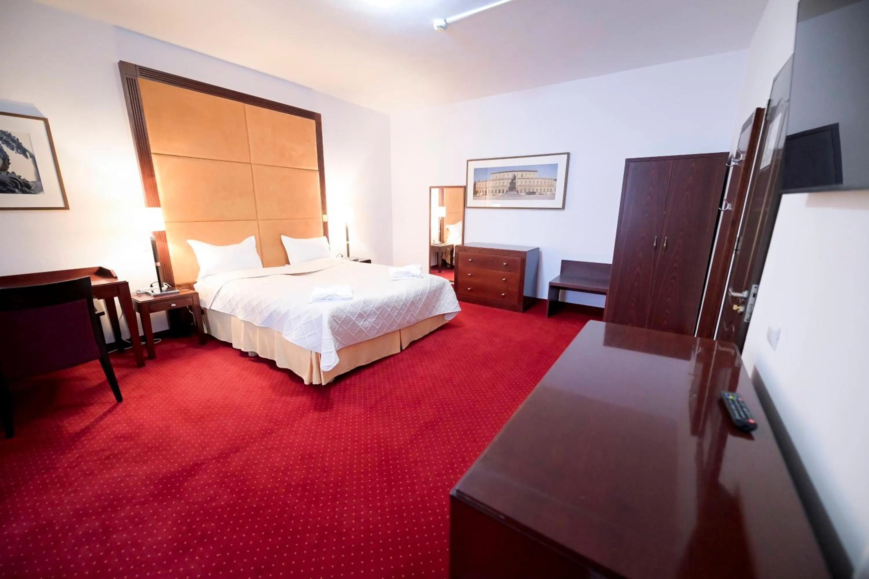 Photo of the whole room, Bed in Visconti Militari