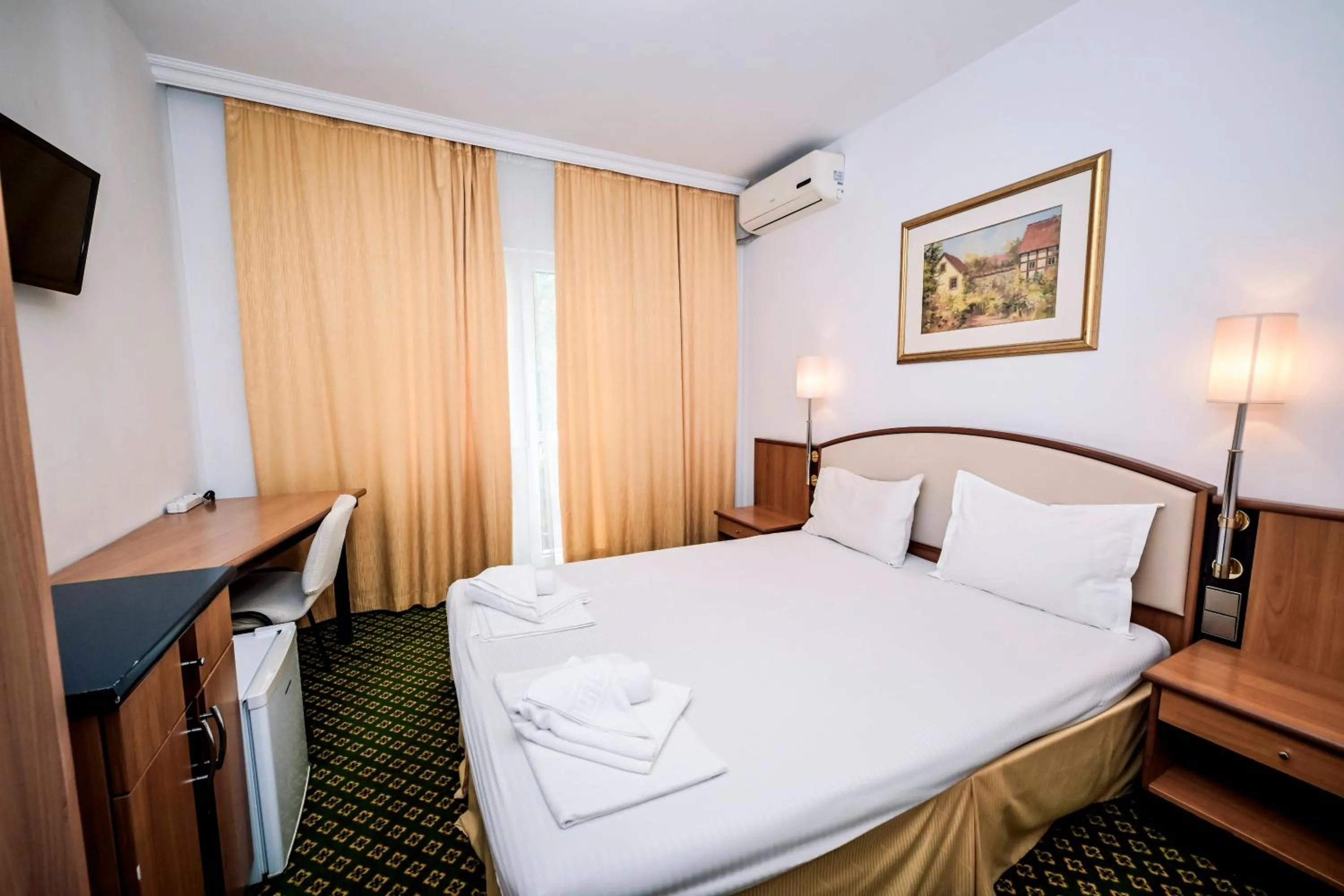 Photo of the whole room, Bed in Visconti Militari