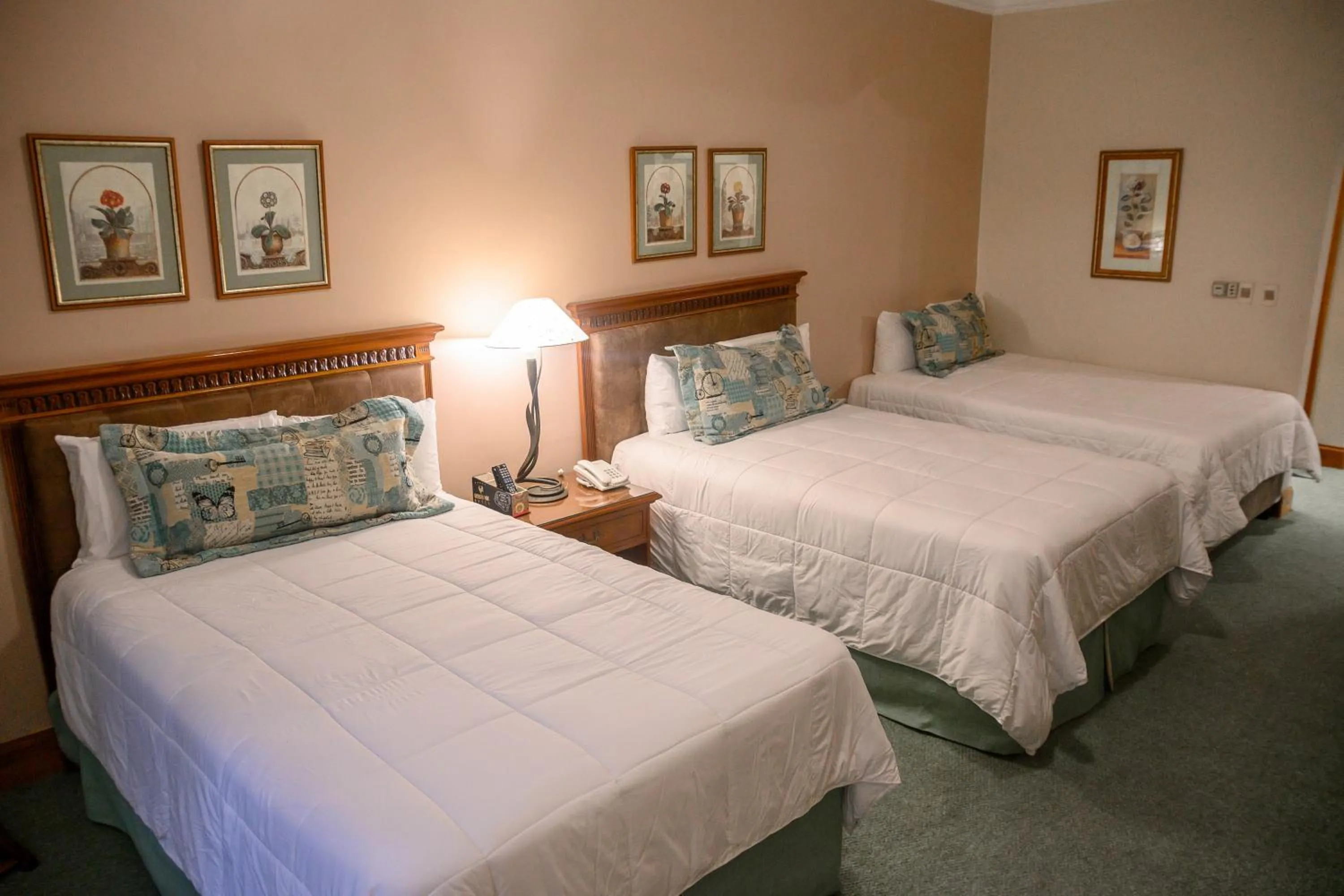 Bed in Granados Park Hotel