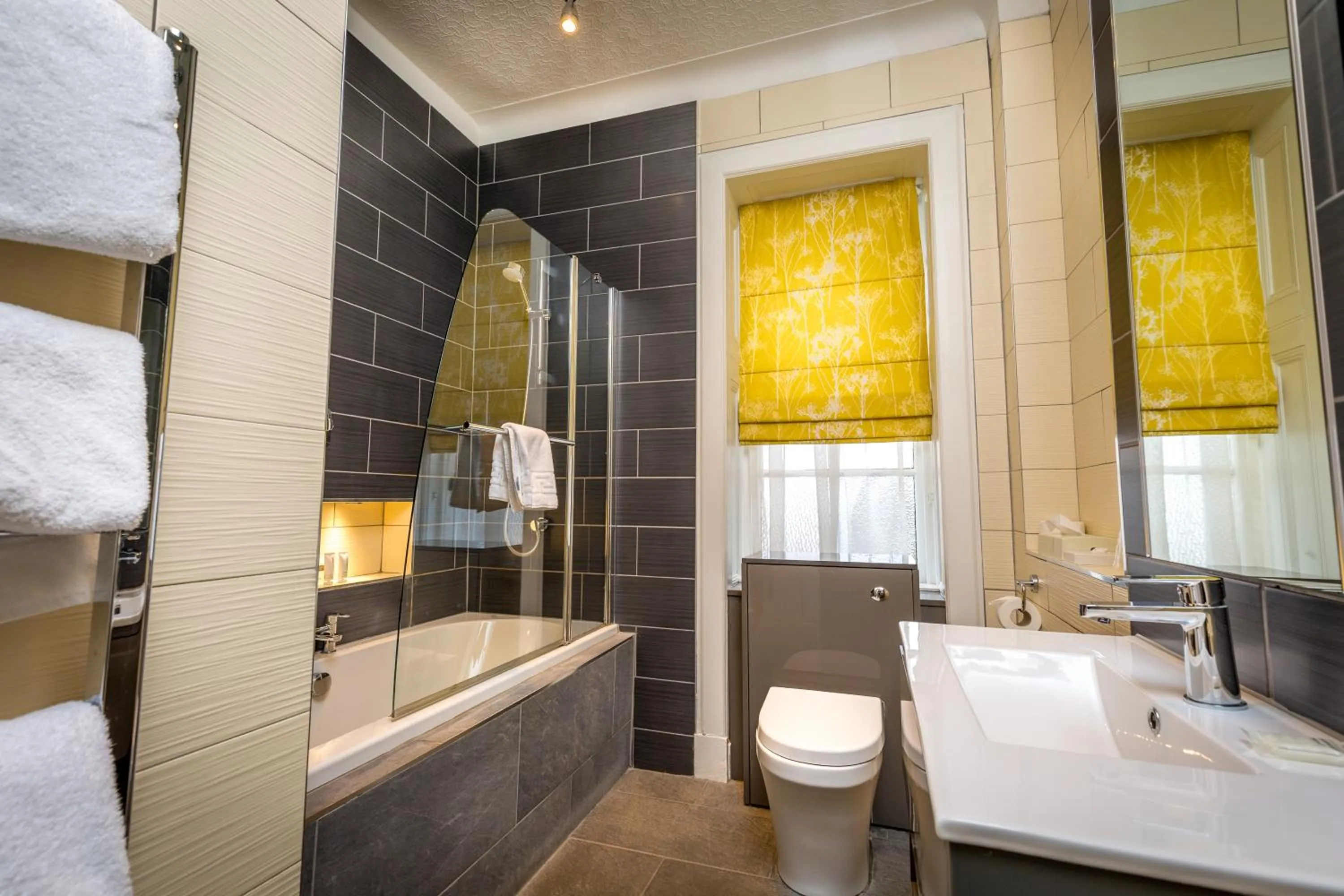 Shower, Bathroom in Best Western Station Hotel