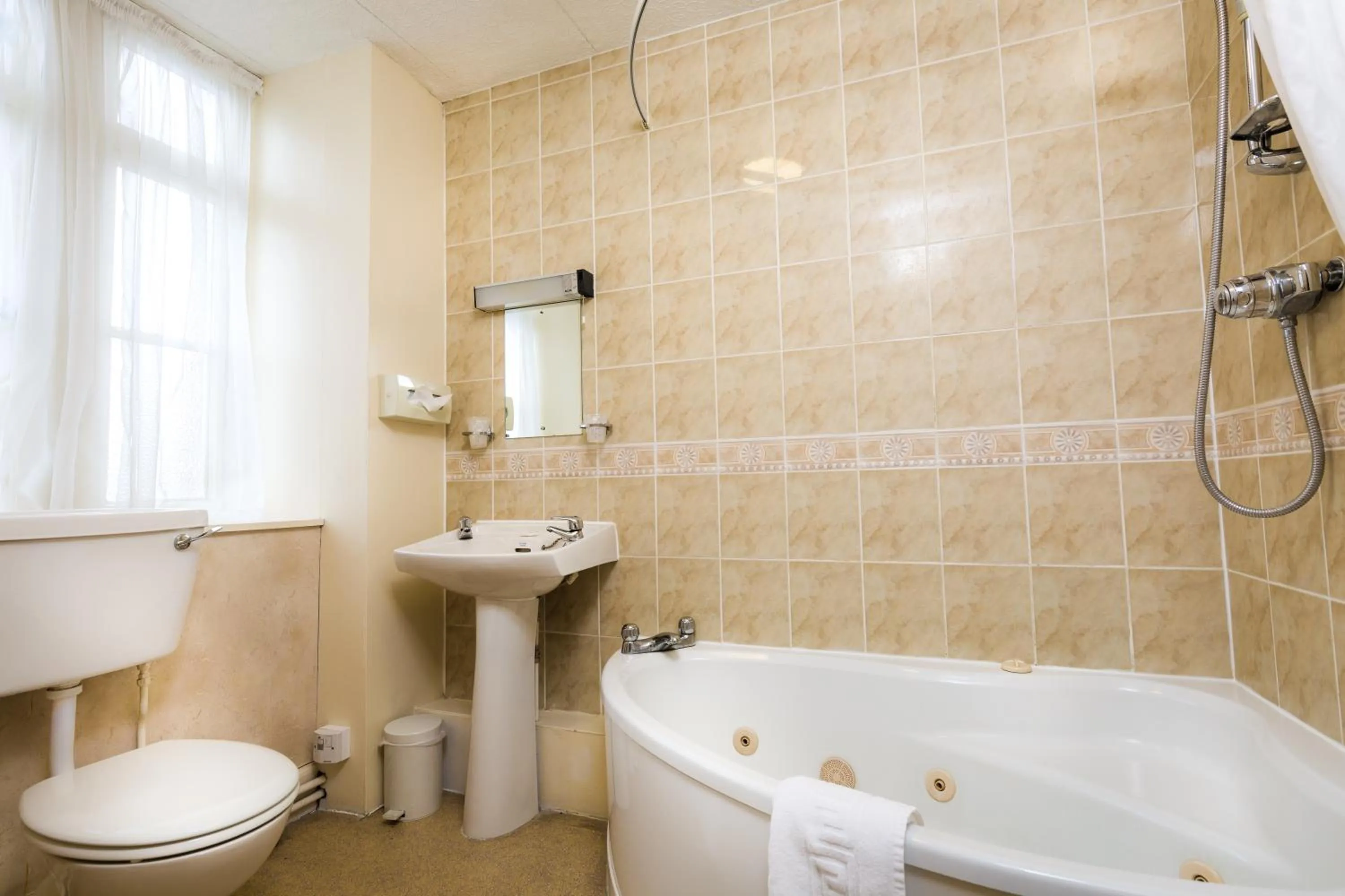 Bath, Bathroom in Best Western Station Hotel