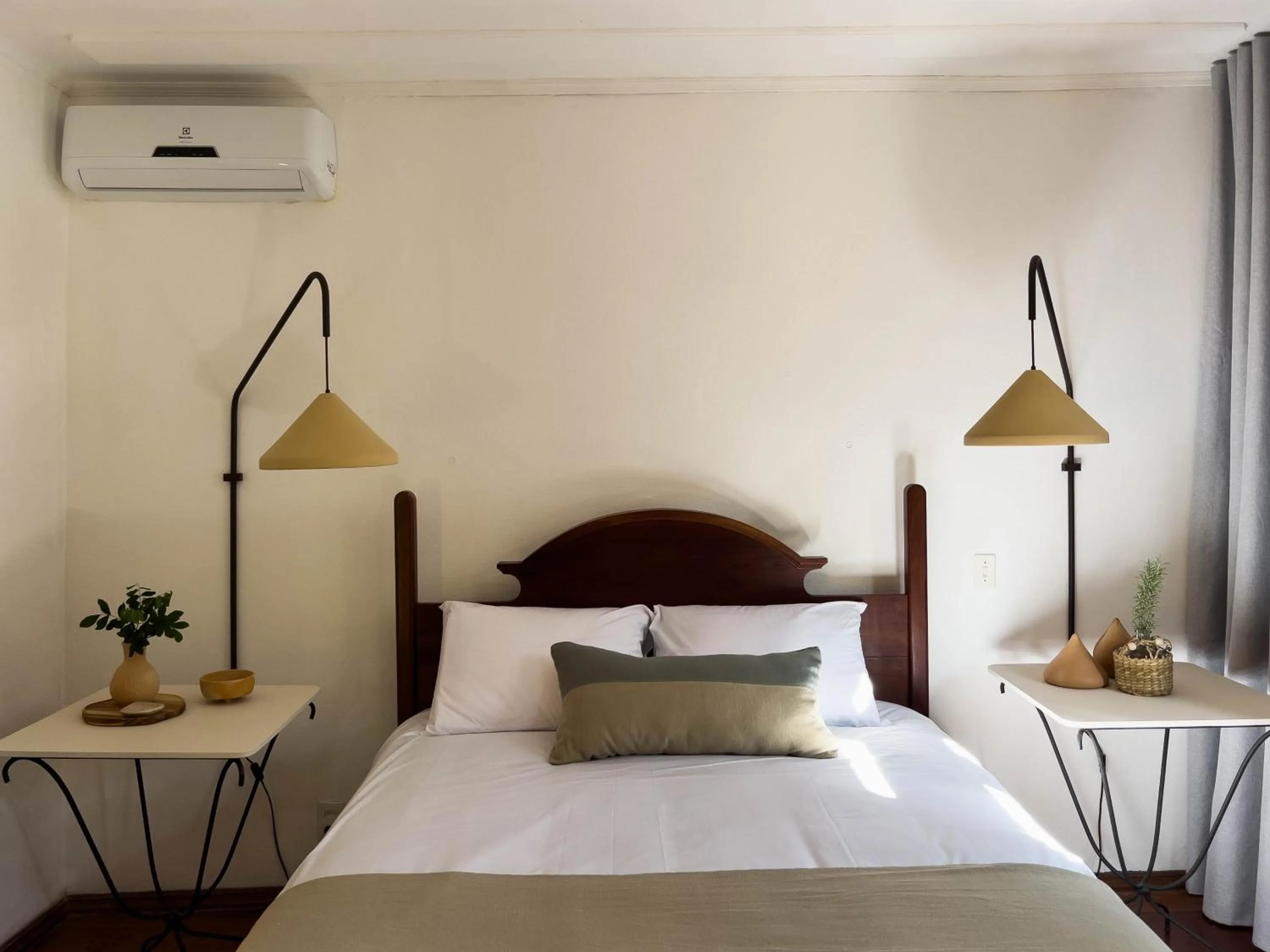 Photo of the whole room, Bed in Pousada Vagalume