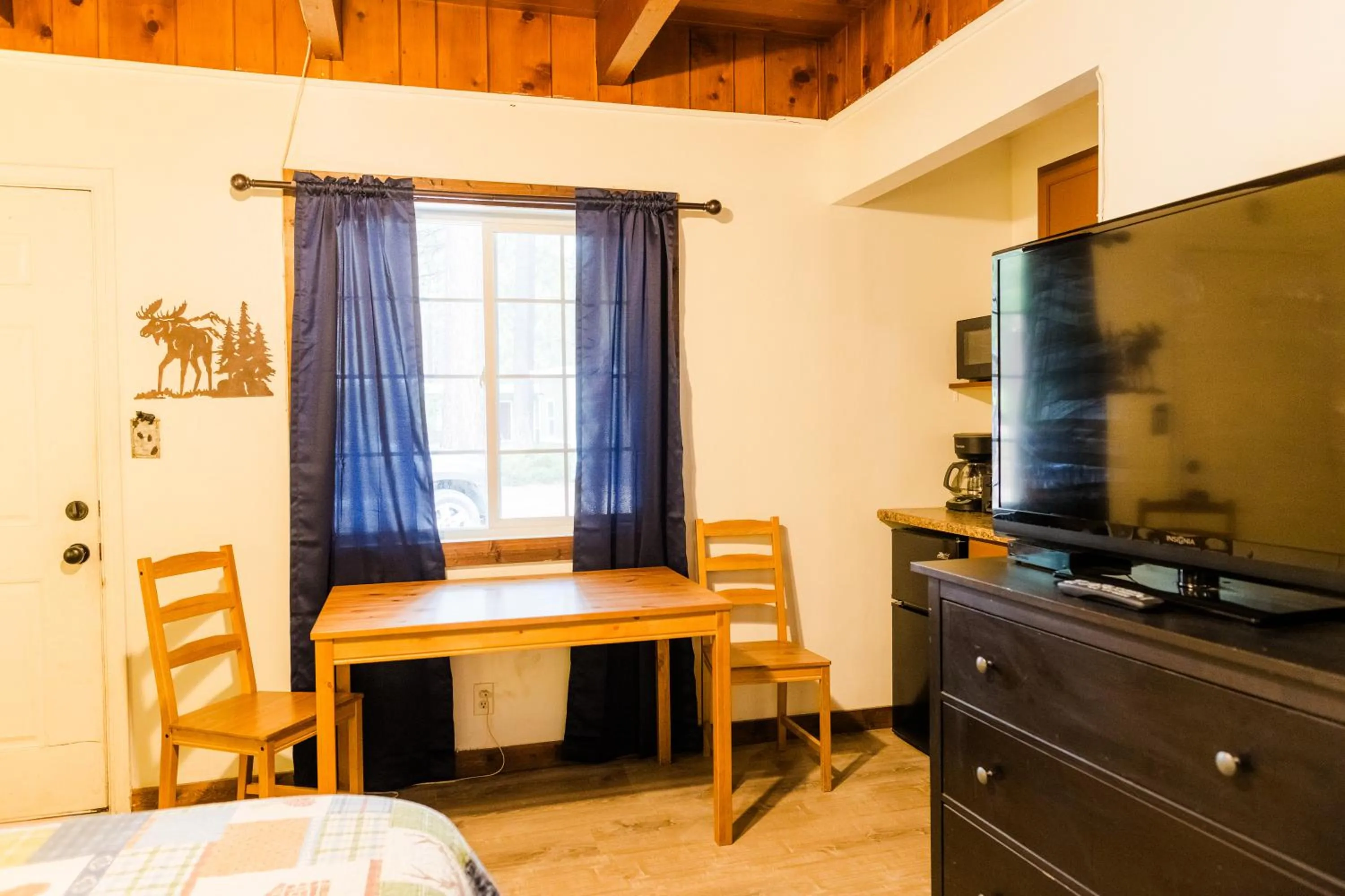 Bed in The Washoe Lodge