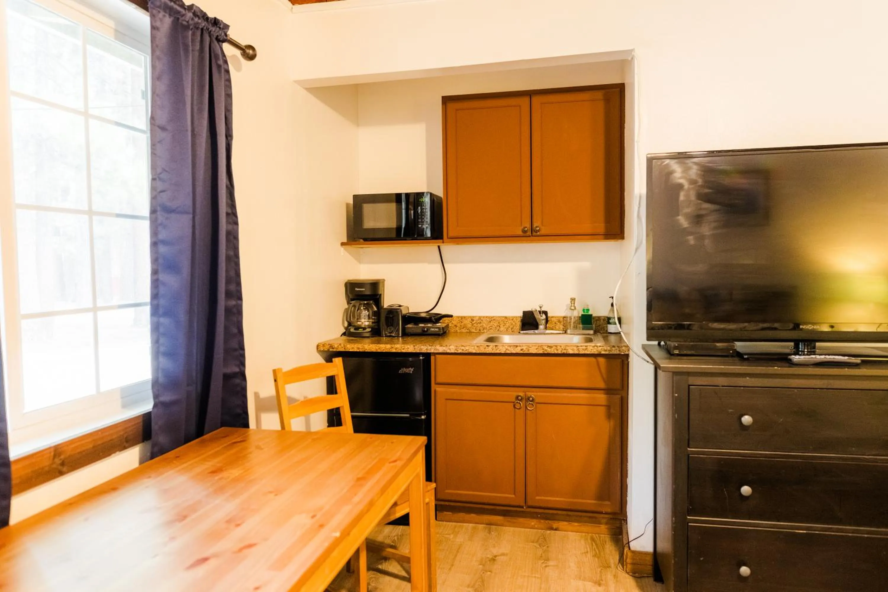 Kitchen or kitchenette in The Washoe Lodge