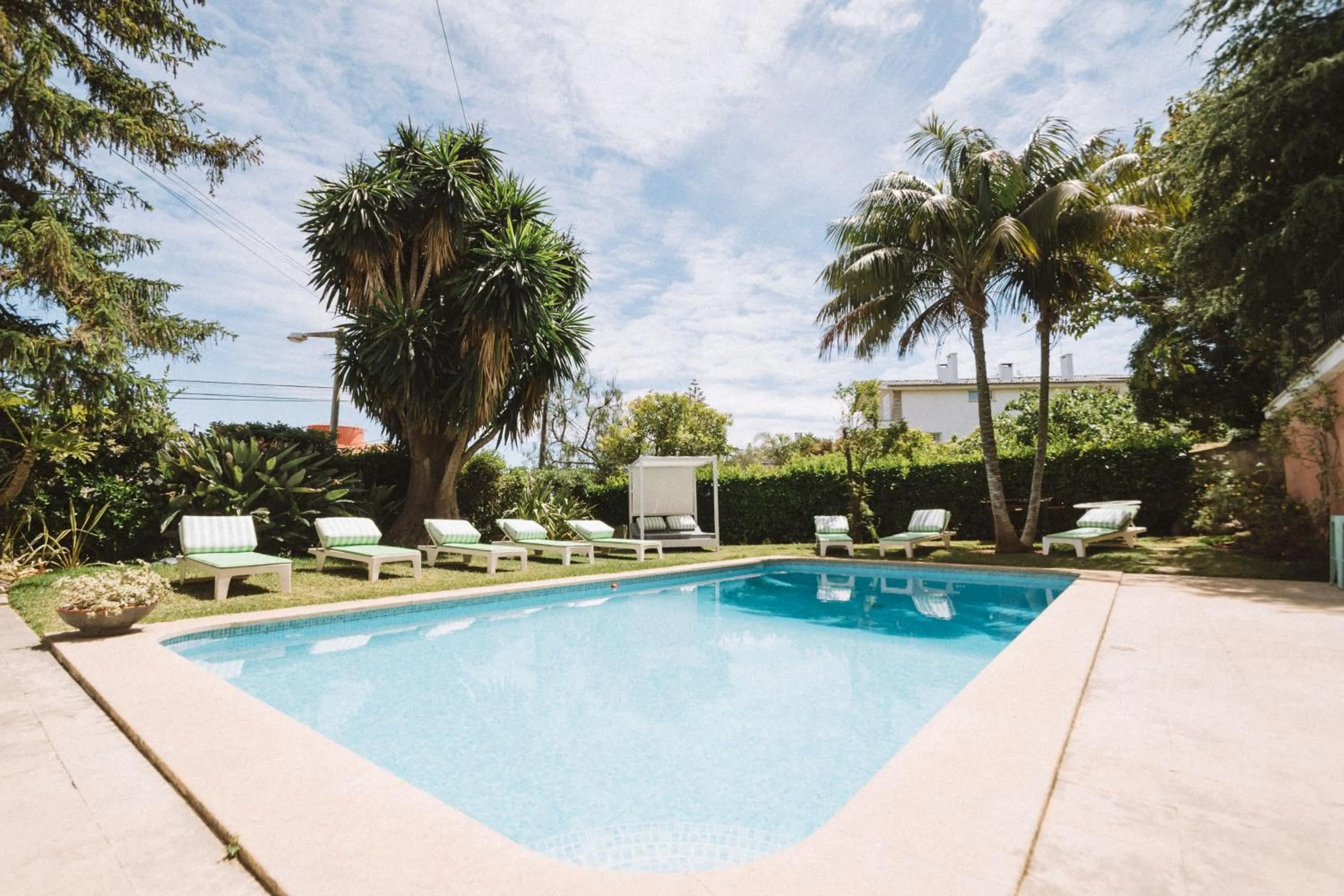 Patio in Nice Way Cascais Hostel & Surf Camp