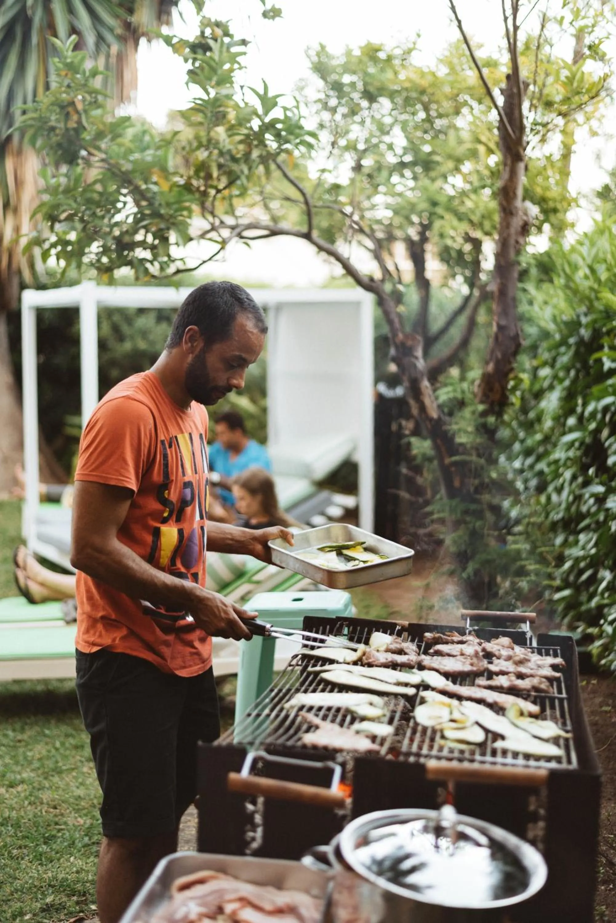 BBQ facilities in Nice Way Cascais Hostel & Surf Camp
