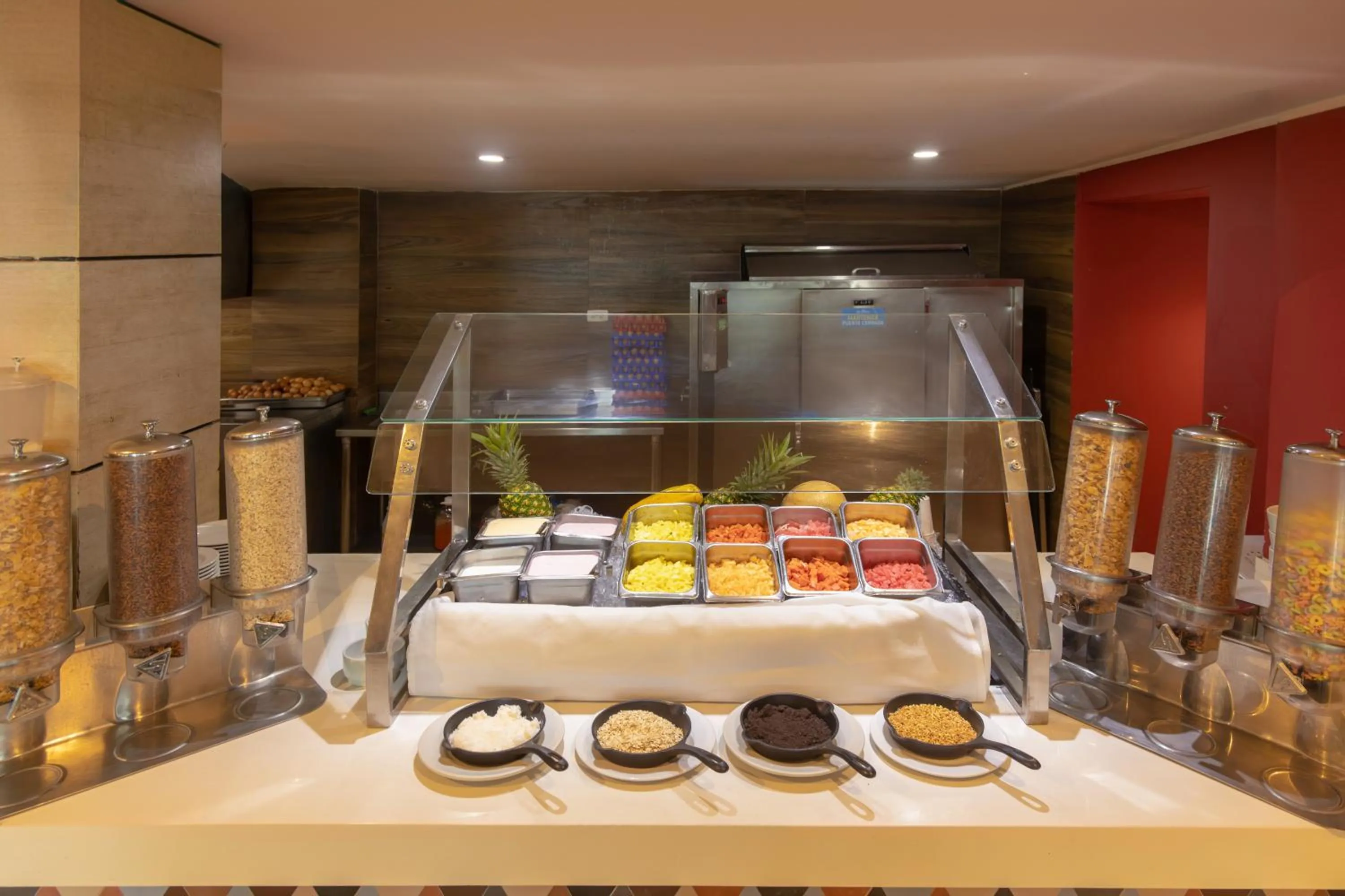 Food and drinks in Decameron Cartagena - All Inclusive